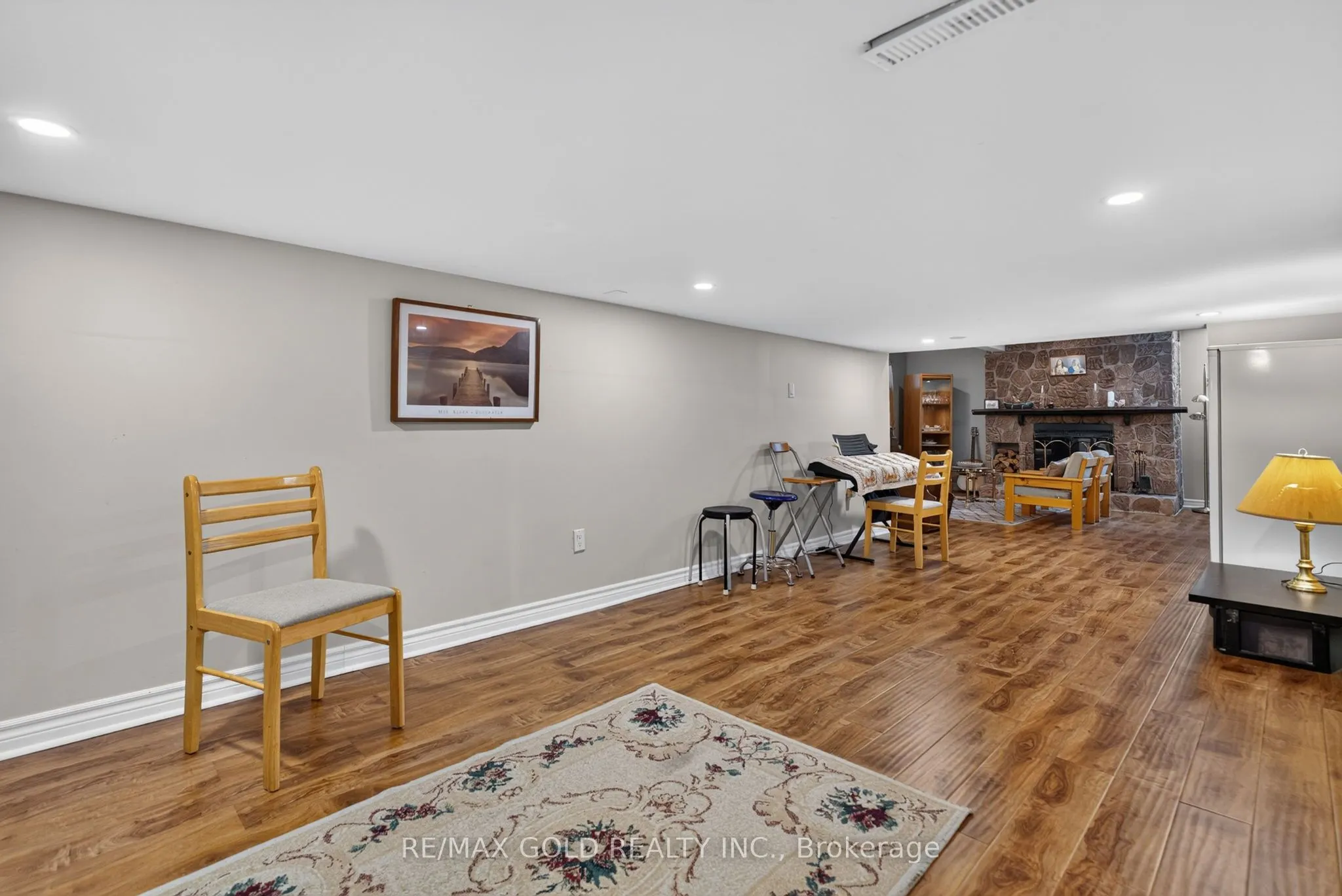 129 Folkstone Crescent