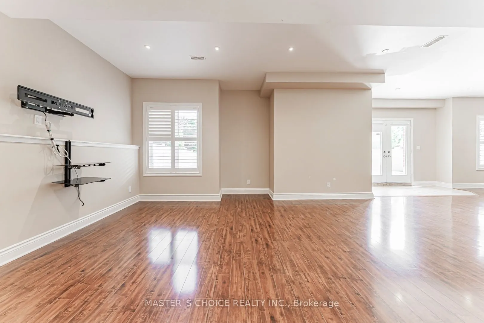 2357 Rideau Drive
