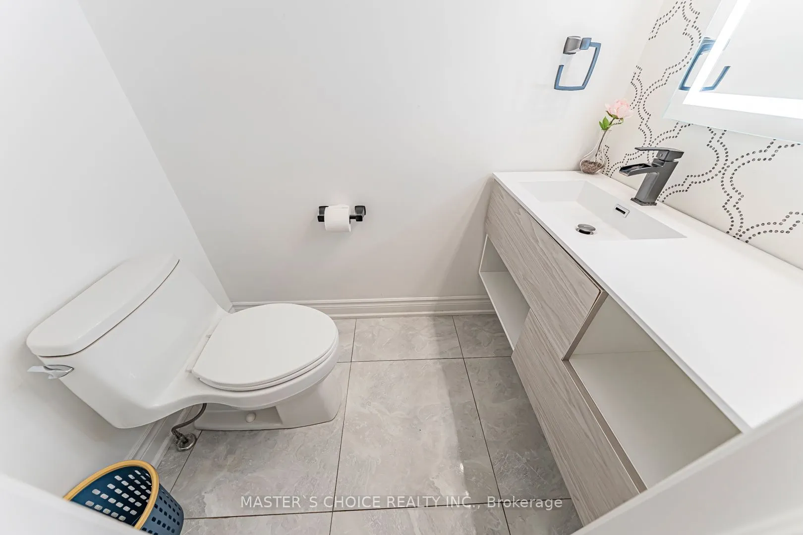 2357 Rideau Drive