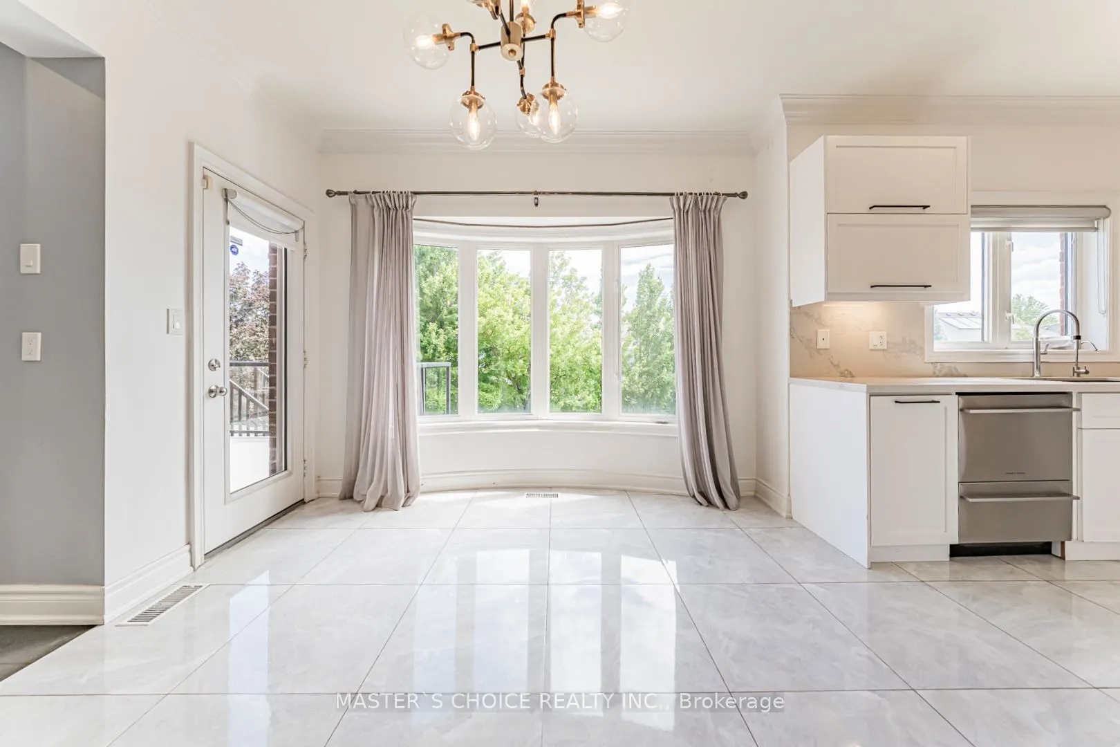 2357 Rideau Drive