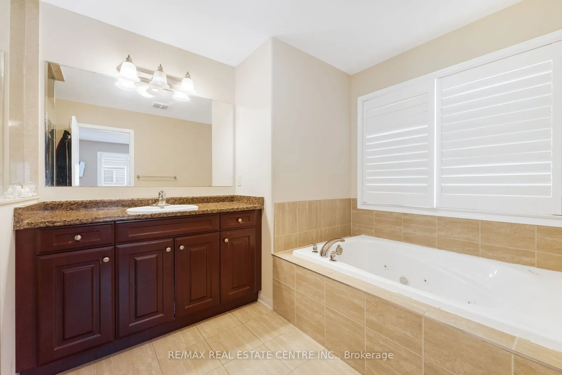 58 Seafair Crescent