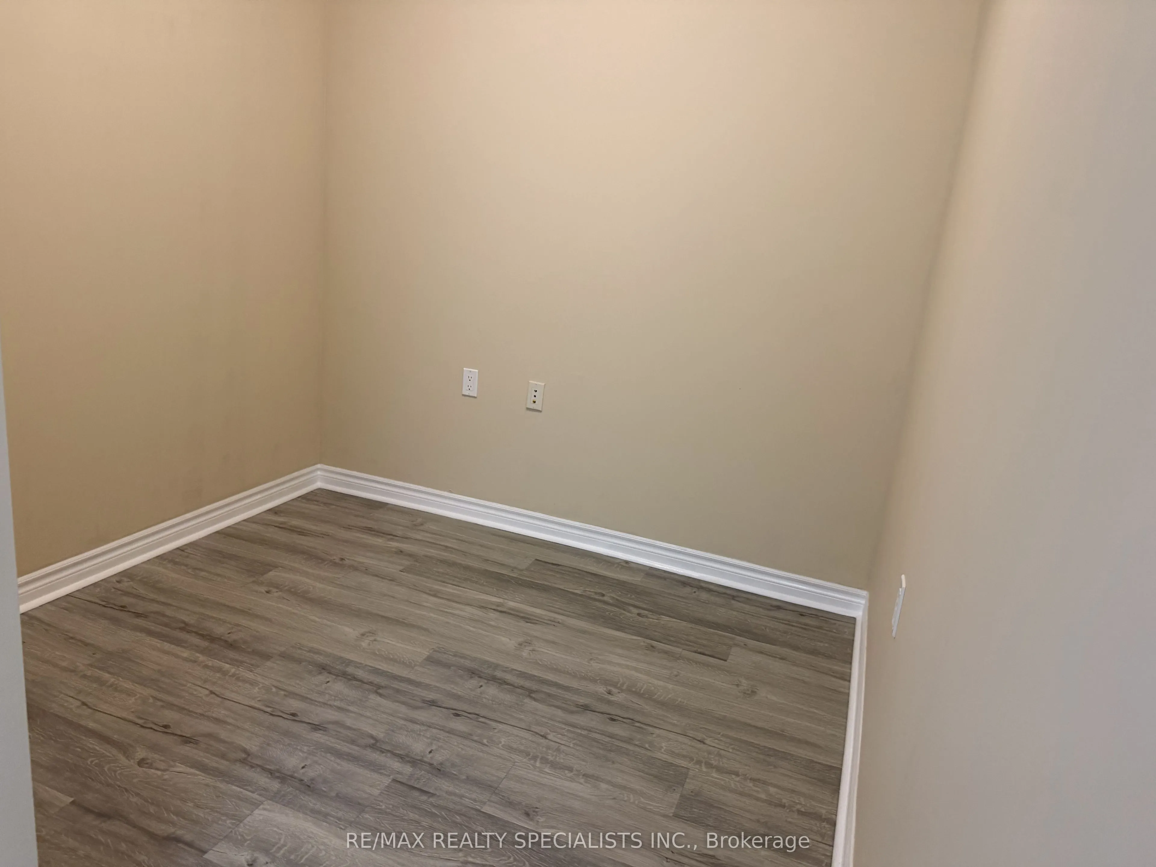 810 Scollard Court #1007