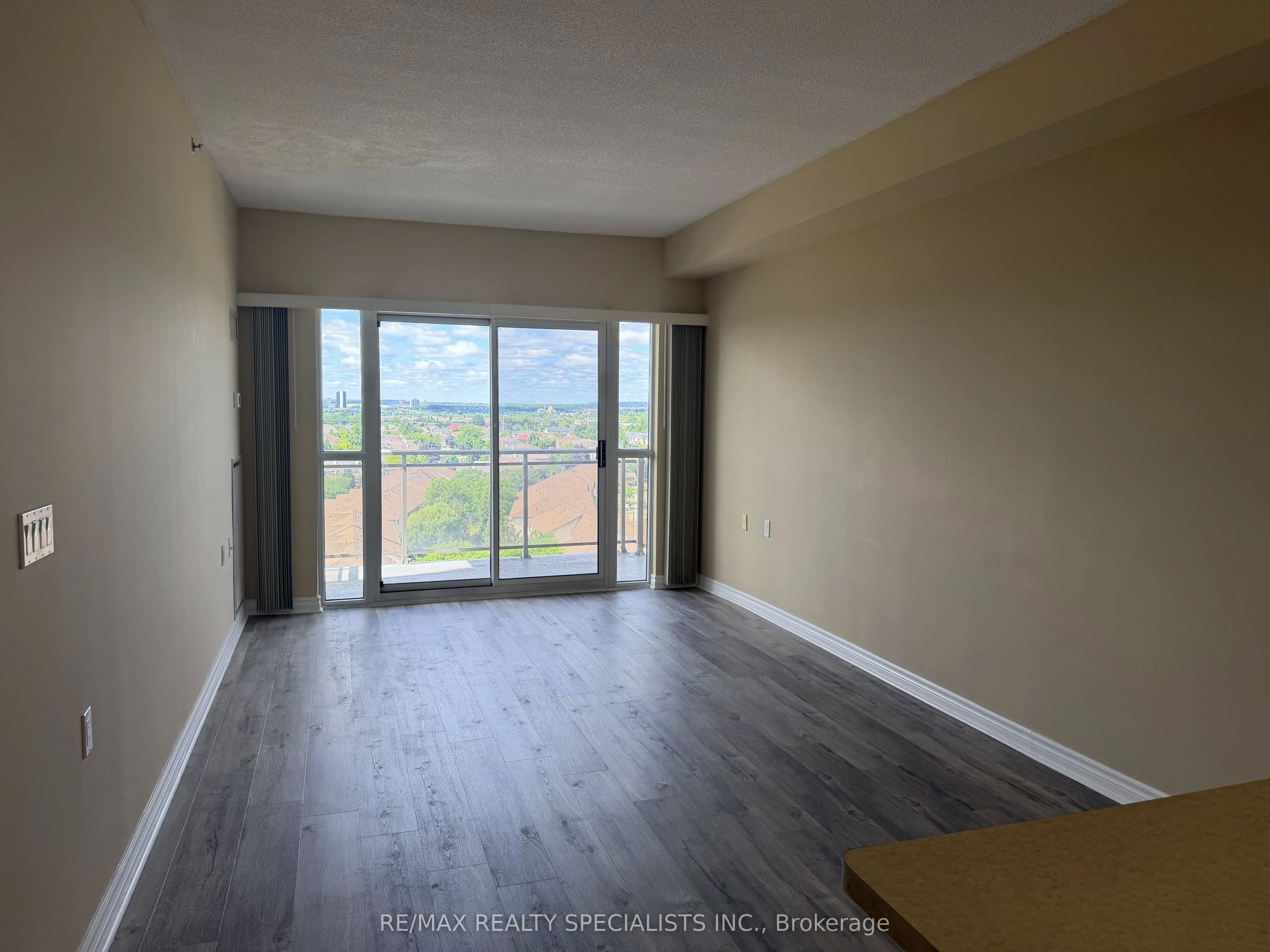 810 Scollard Court #1007
