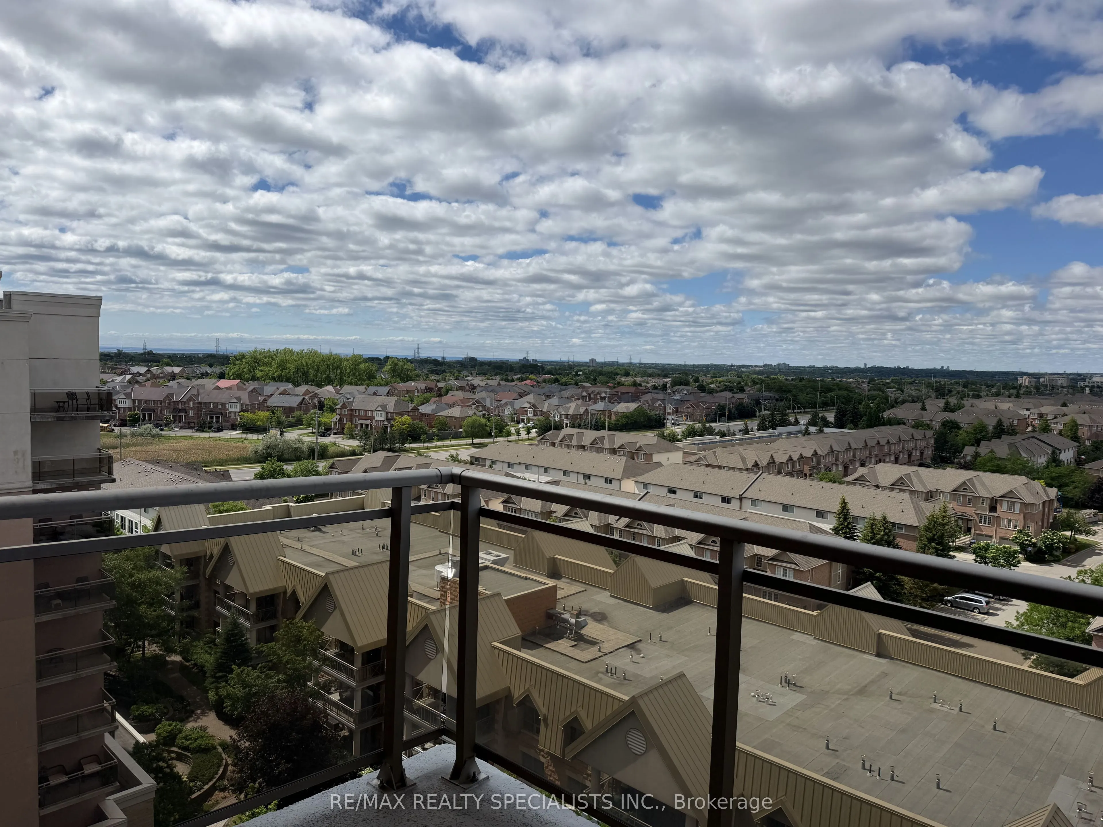 810 Scollard Court #1007