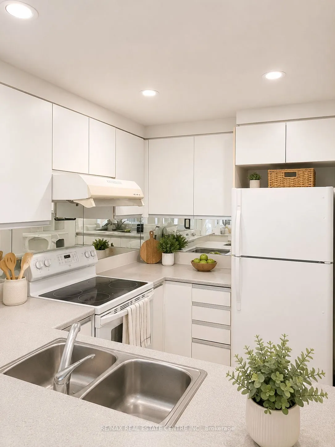 2177 Burnhamthorpe Road W #1007