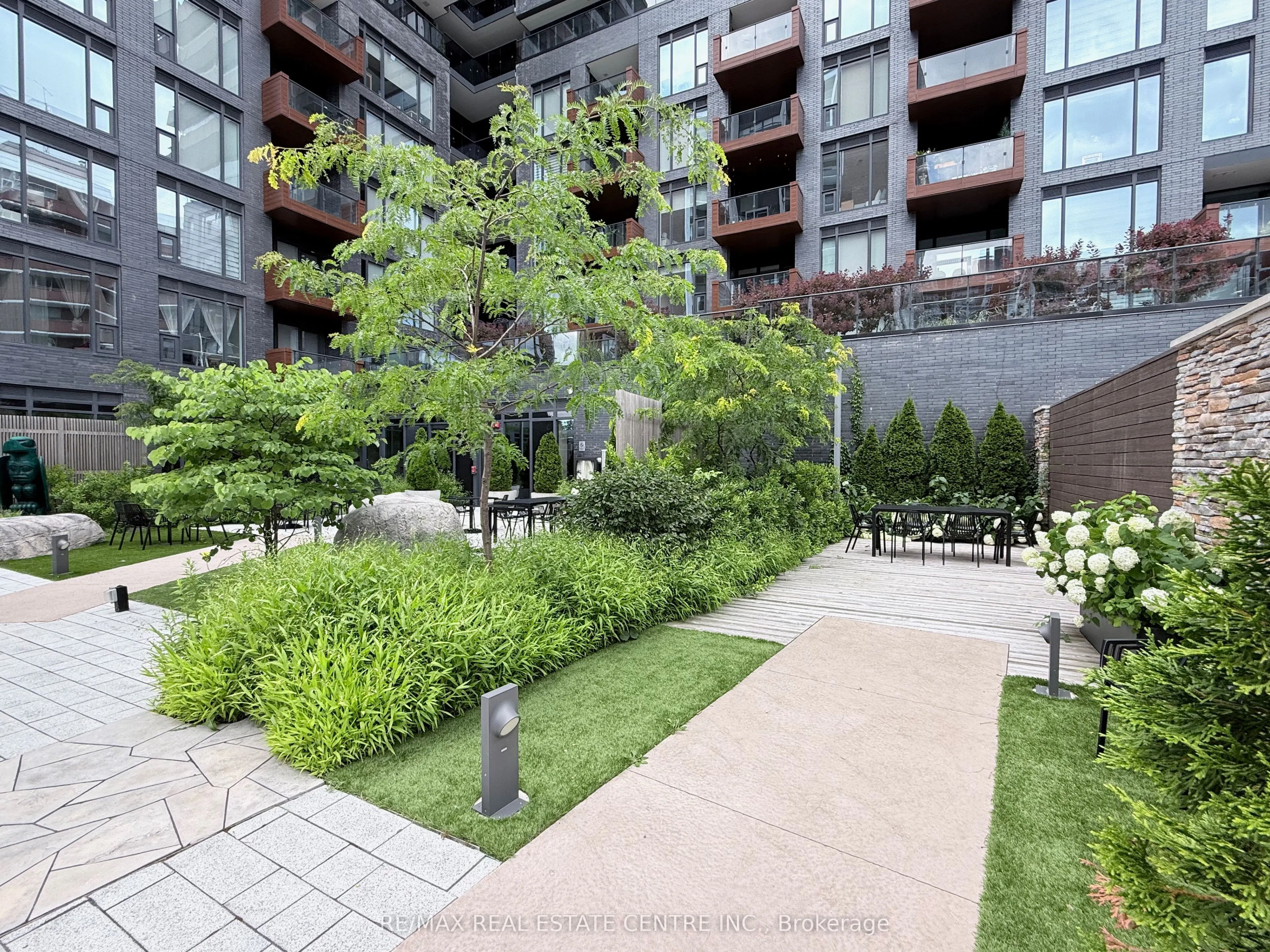 21 Park Street E #1507