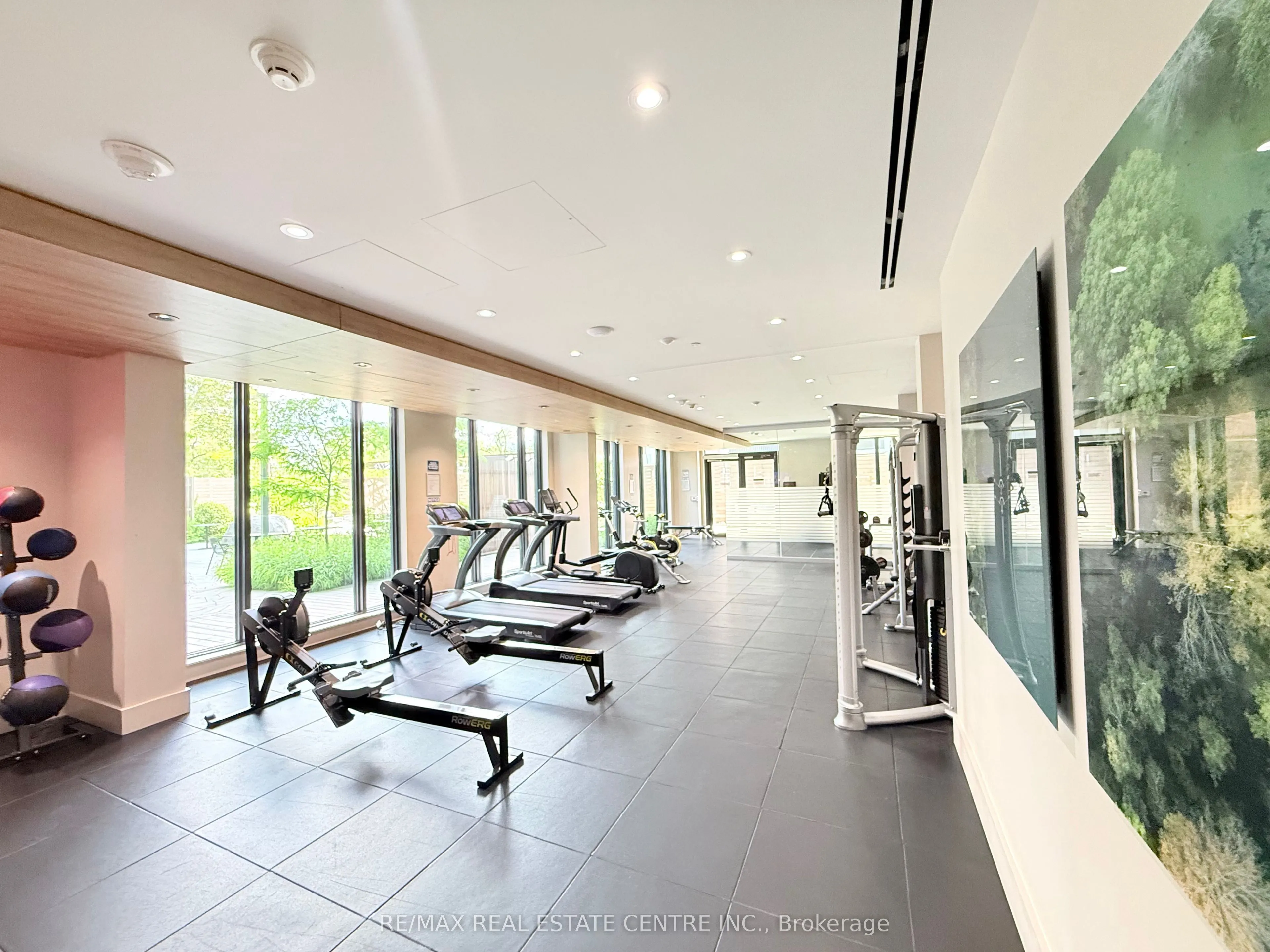 21 Park Street E #1507