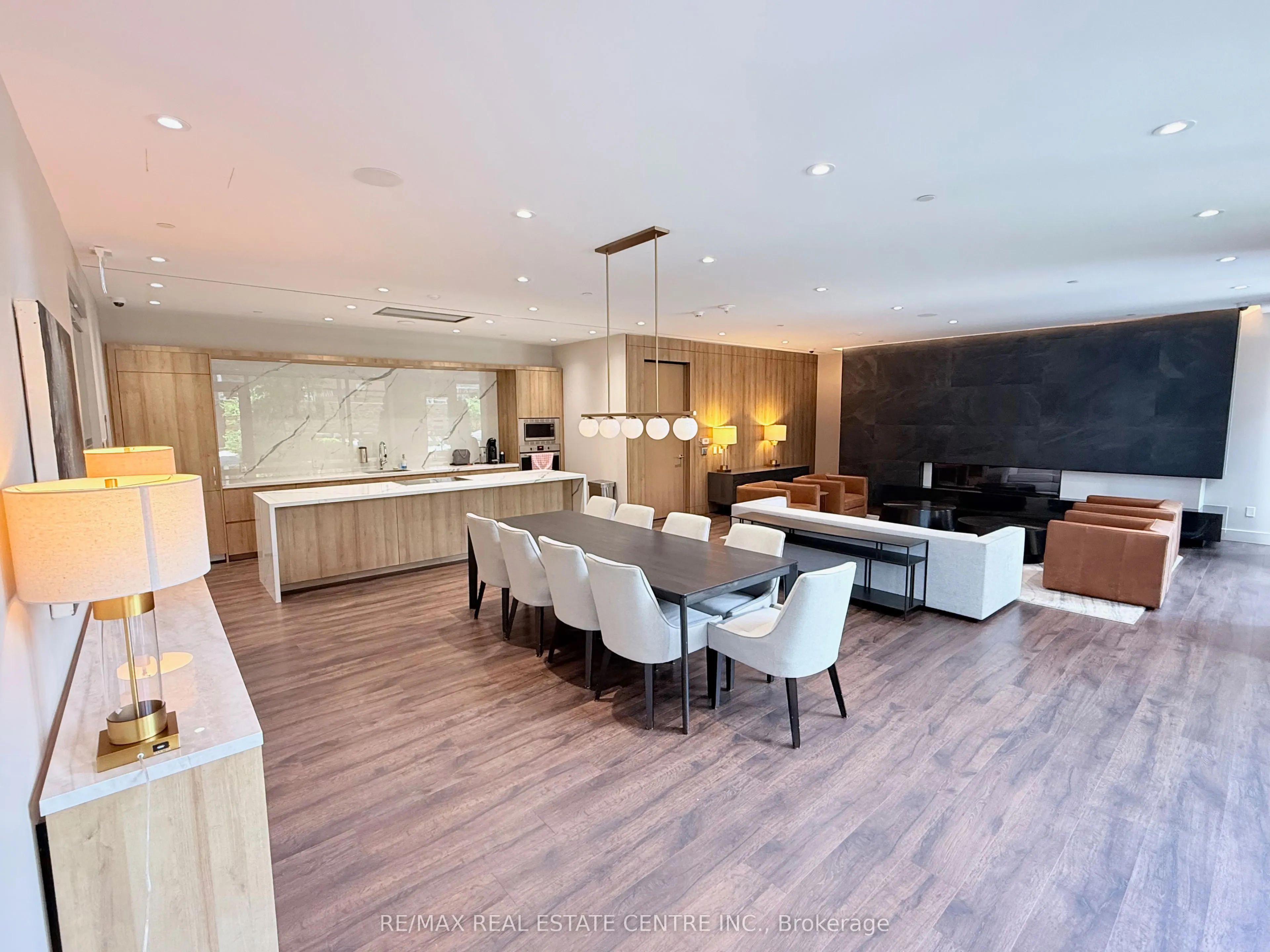 21 Park Street E #1507