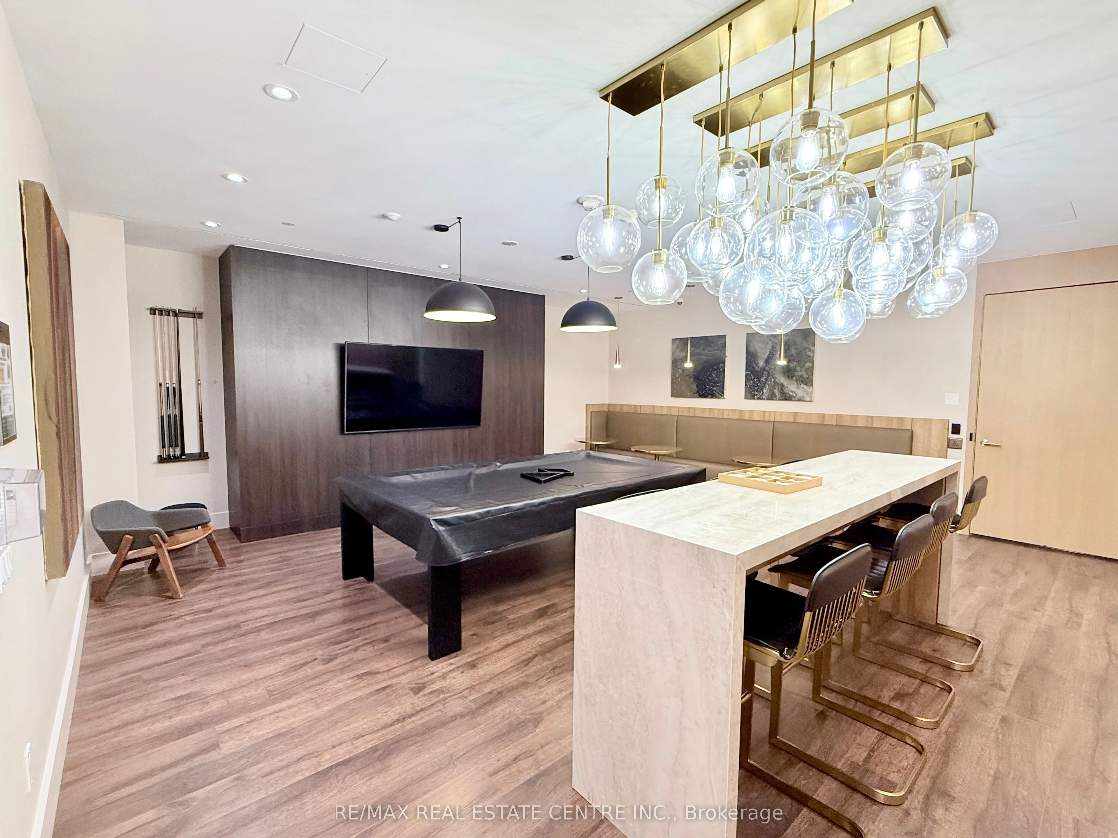 21 Park Street E #1507