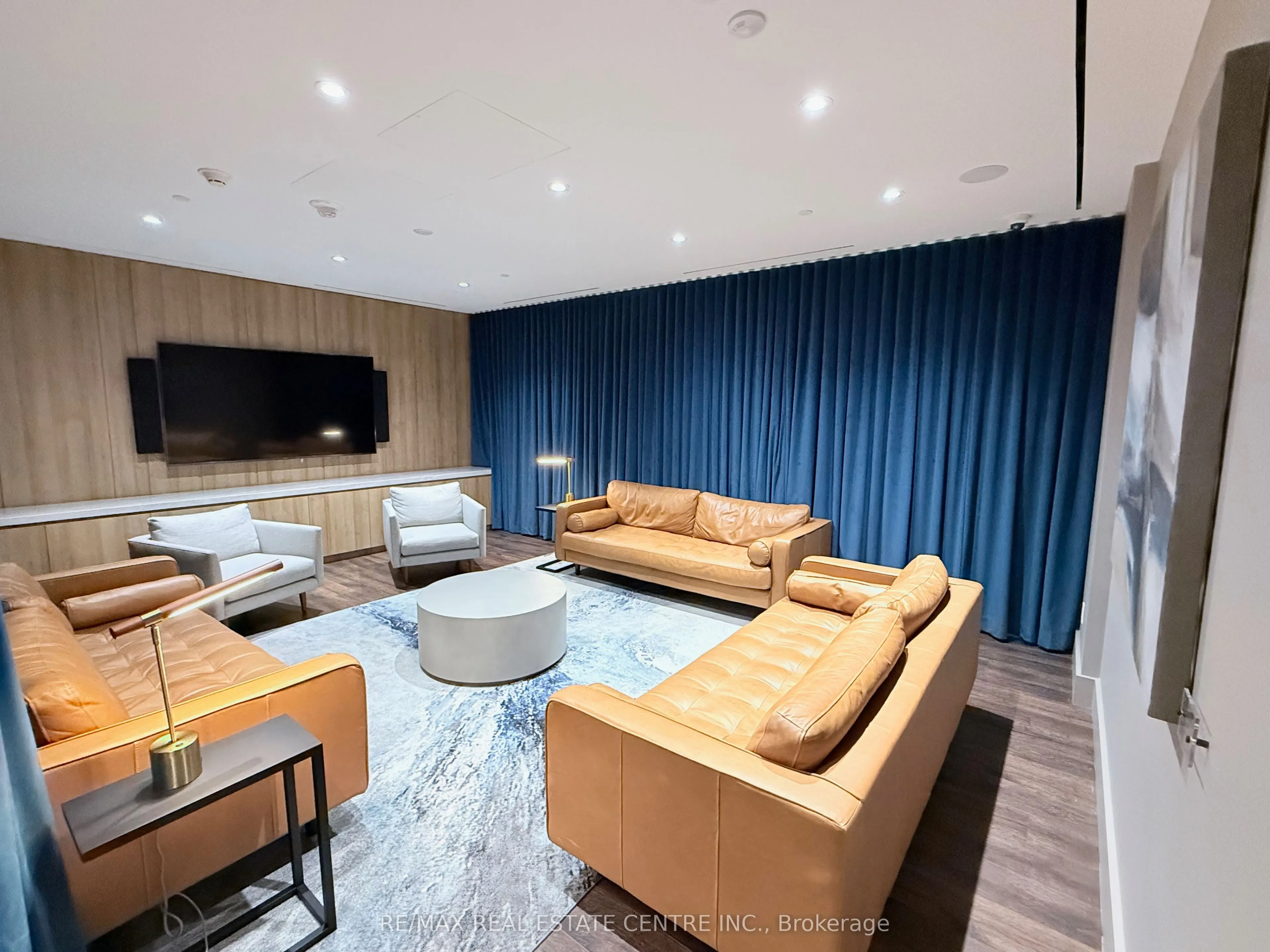 21 Park Street E #1507