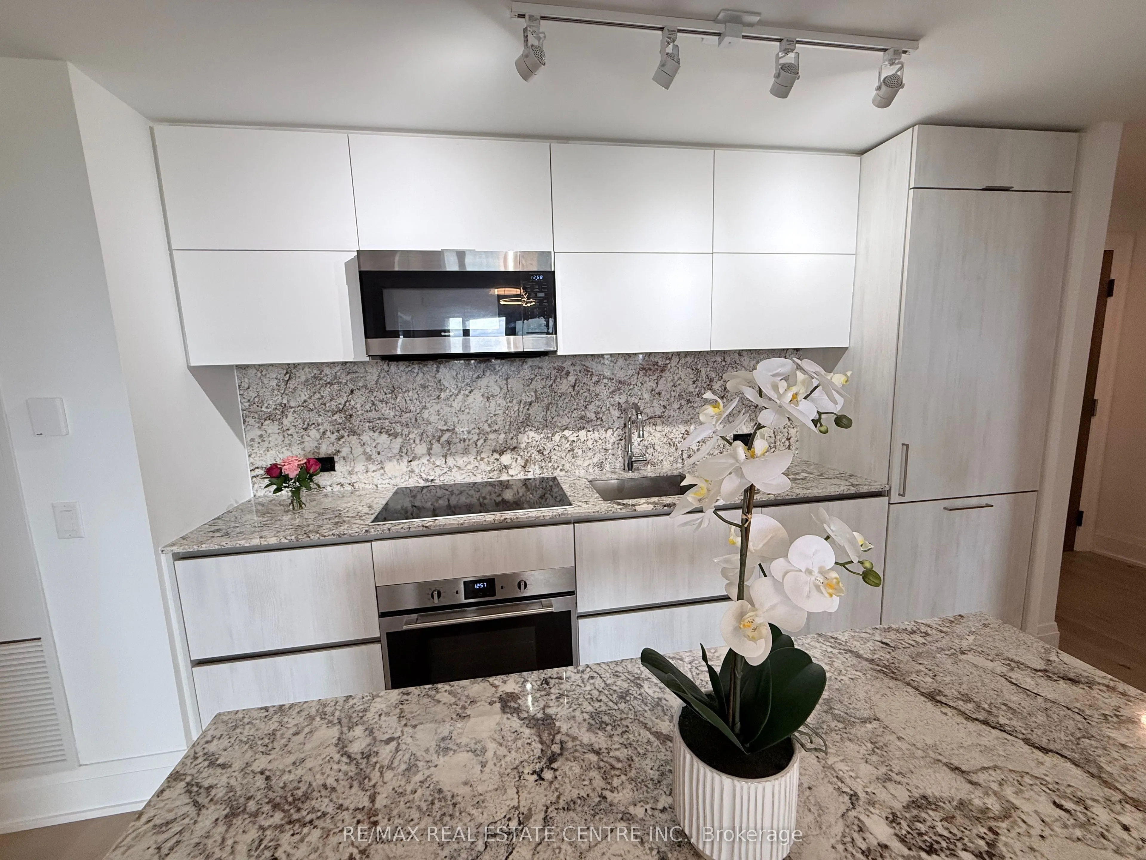 21 Park Street E #1507