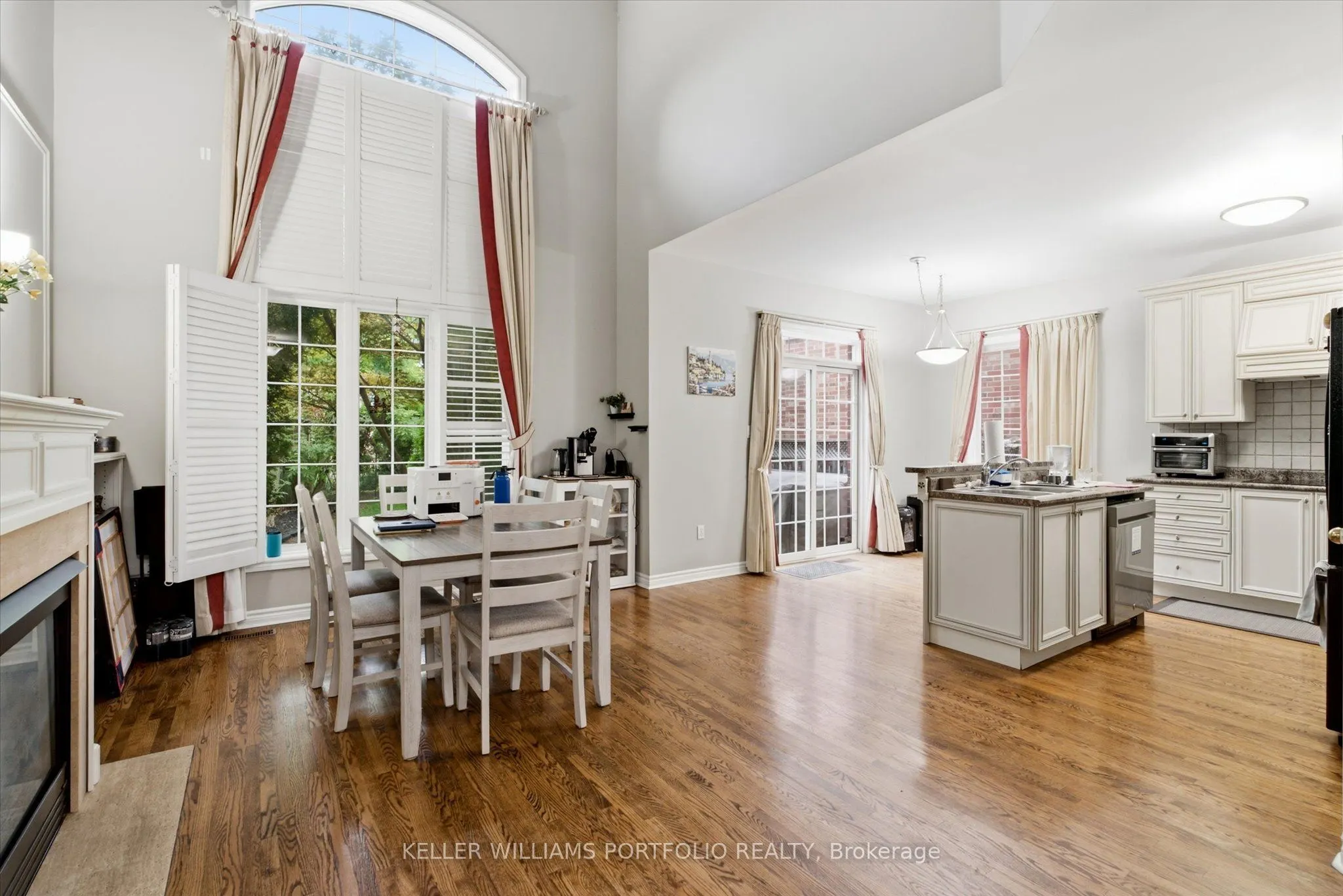 2153 Meadowglen Drive