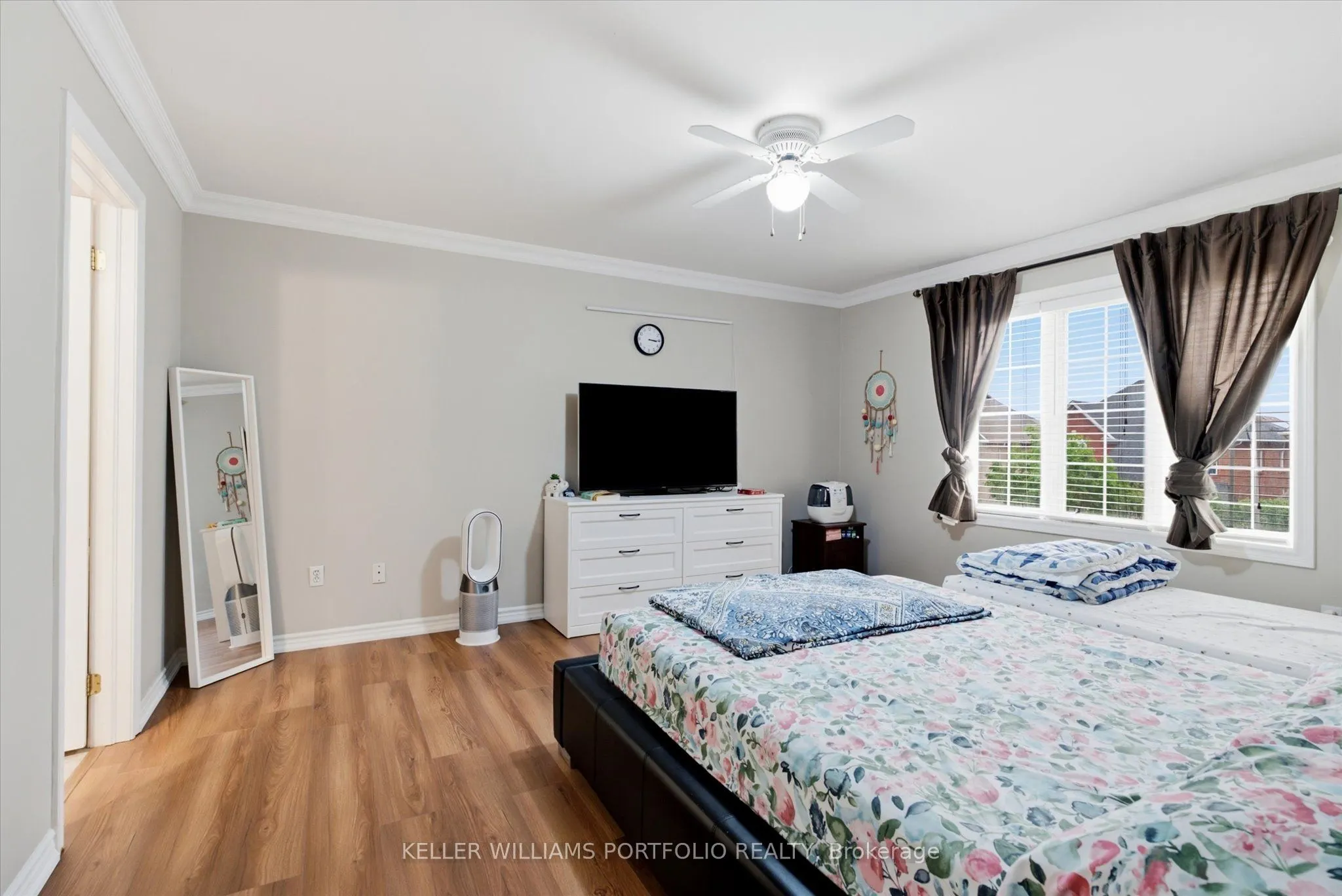 2153 Meadowglen Drive
