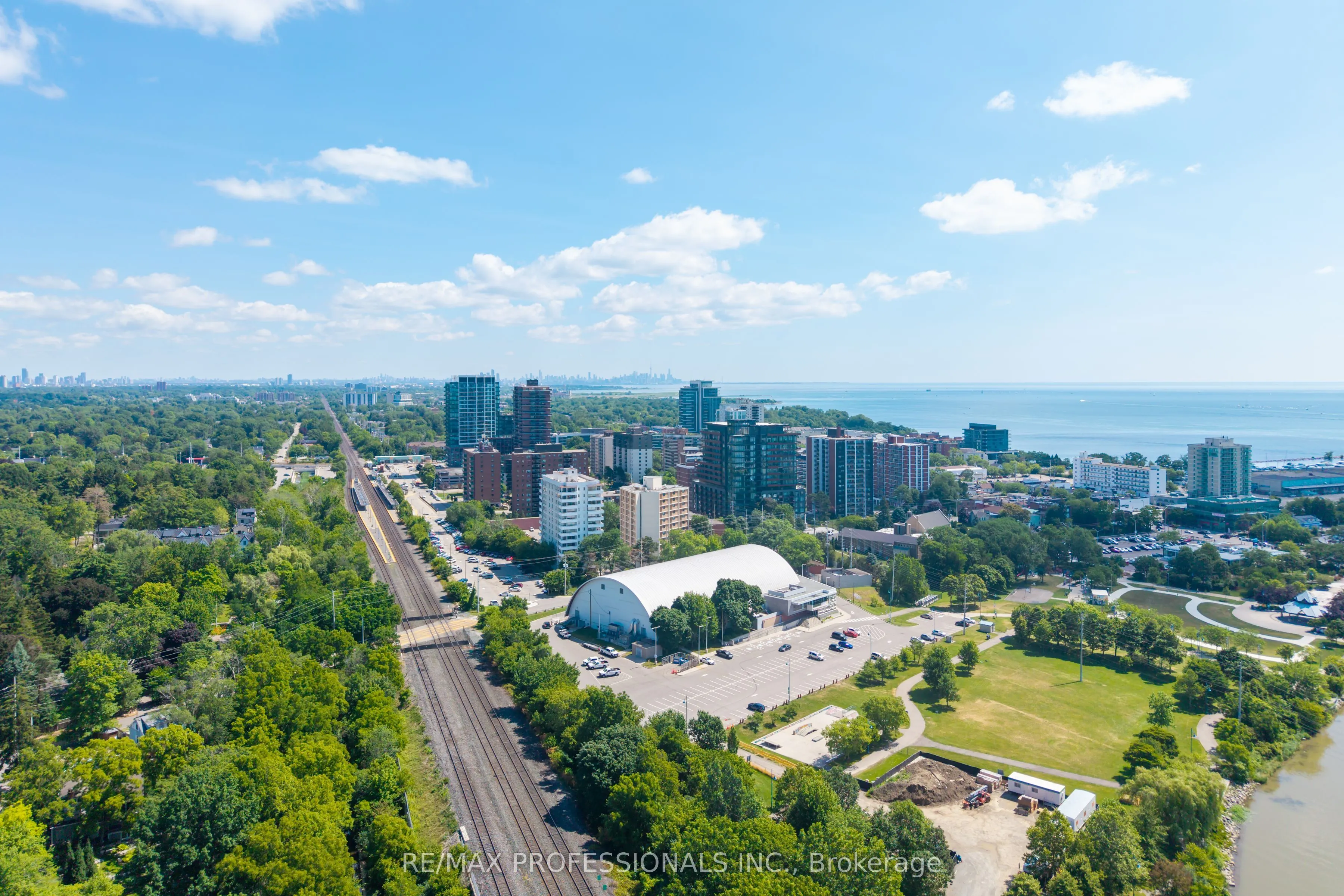 21 Park Street E #816