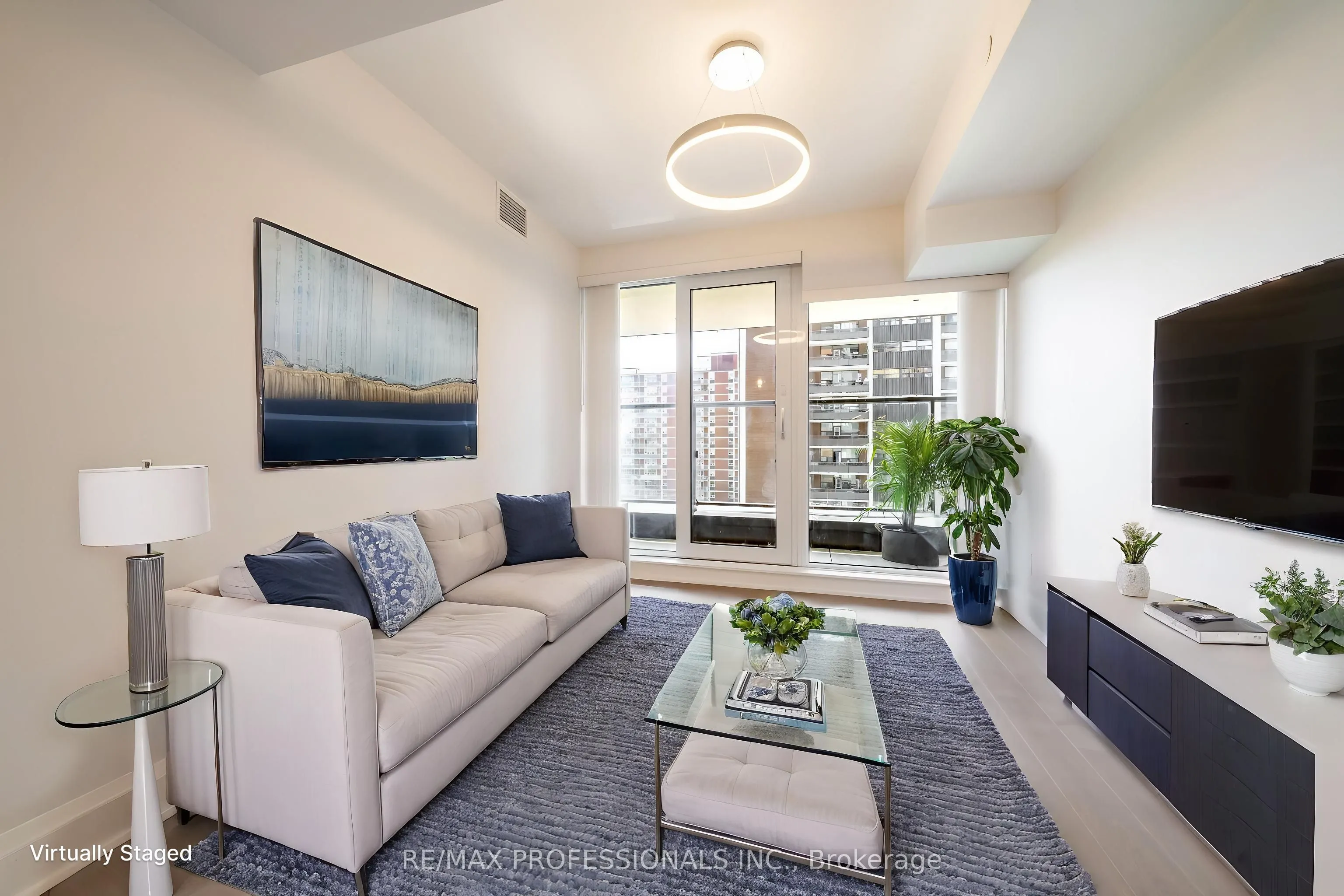 21 Park Street E #816
