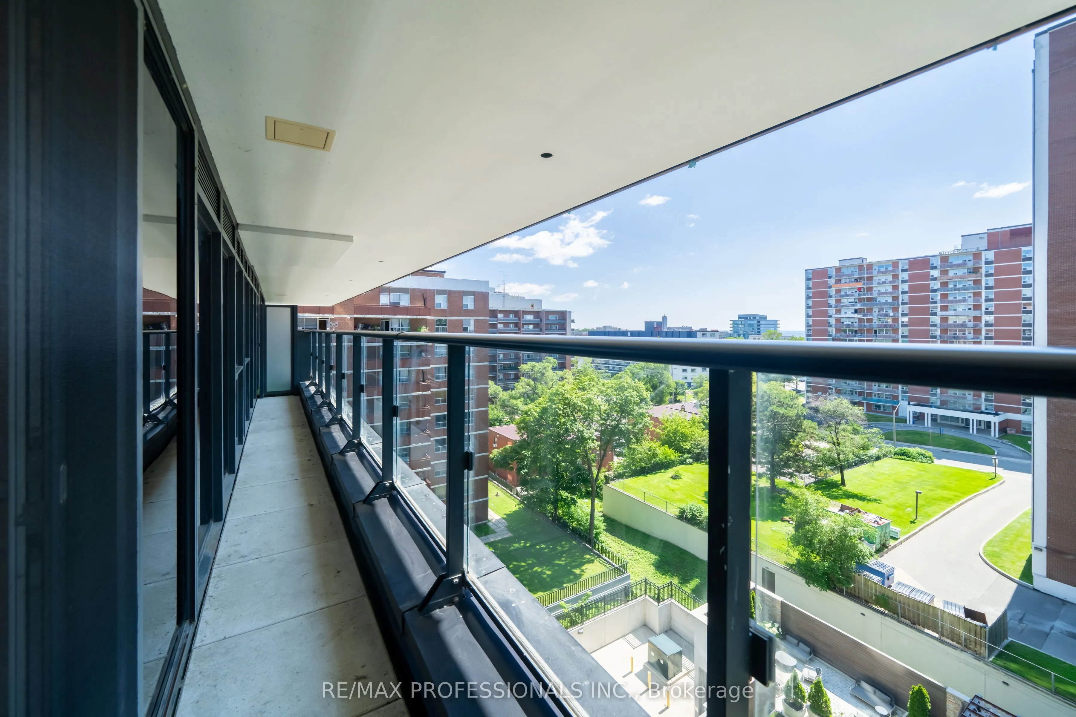 21 Park Street E #816