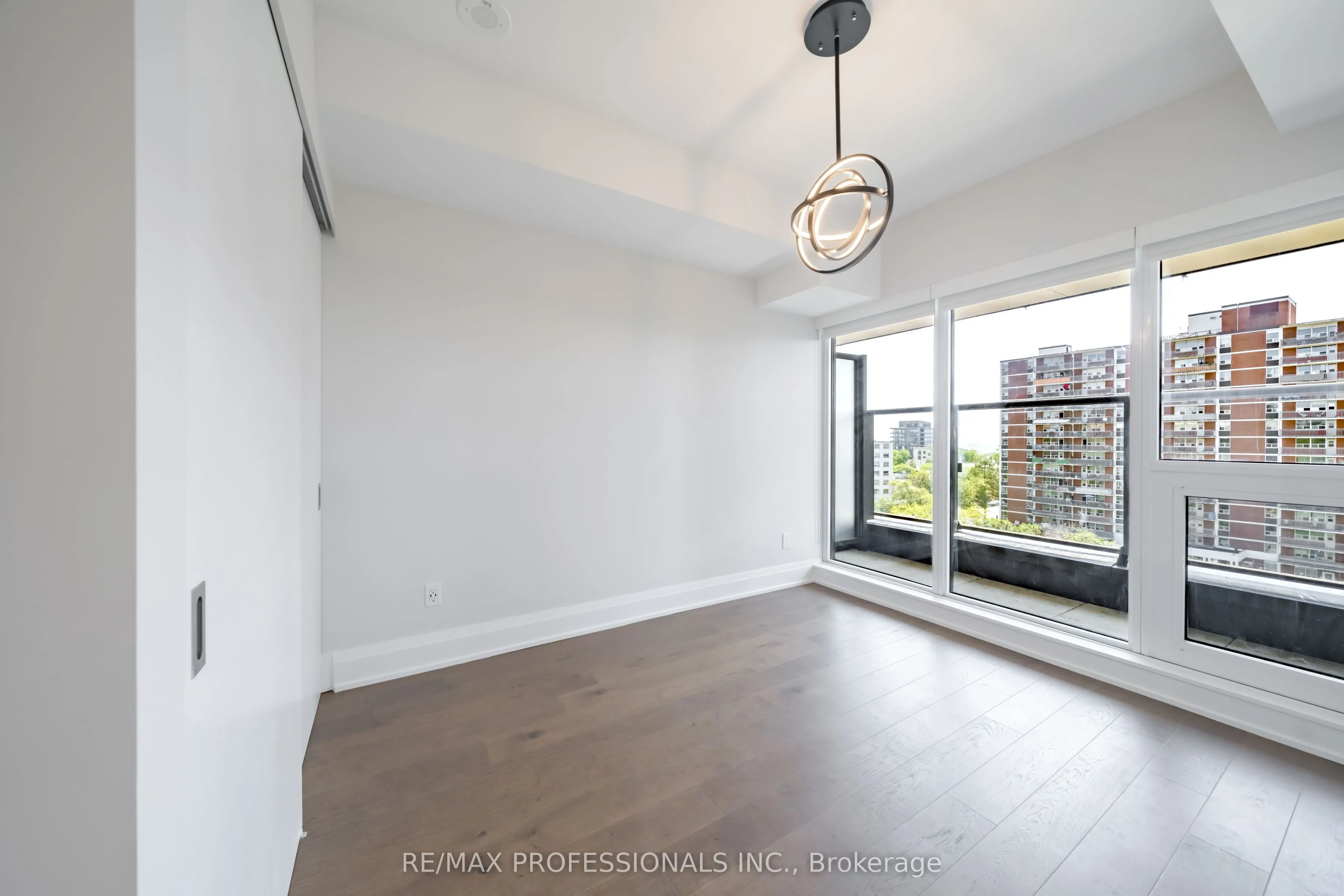 21 Park Street E #816