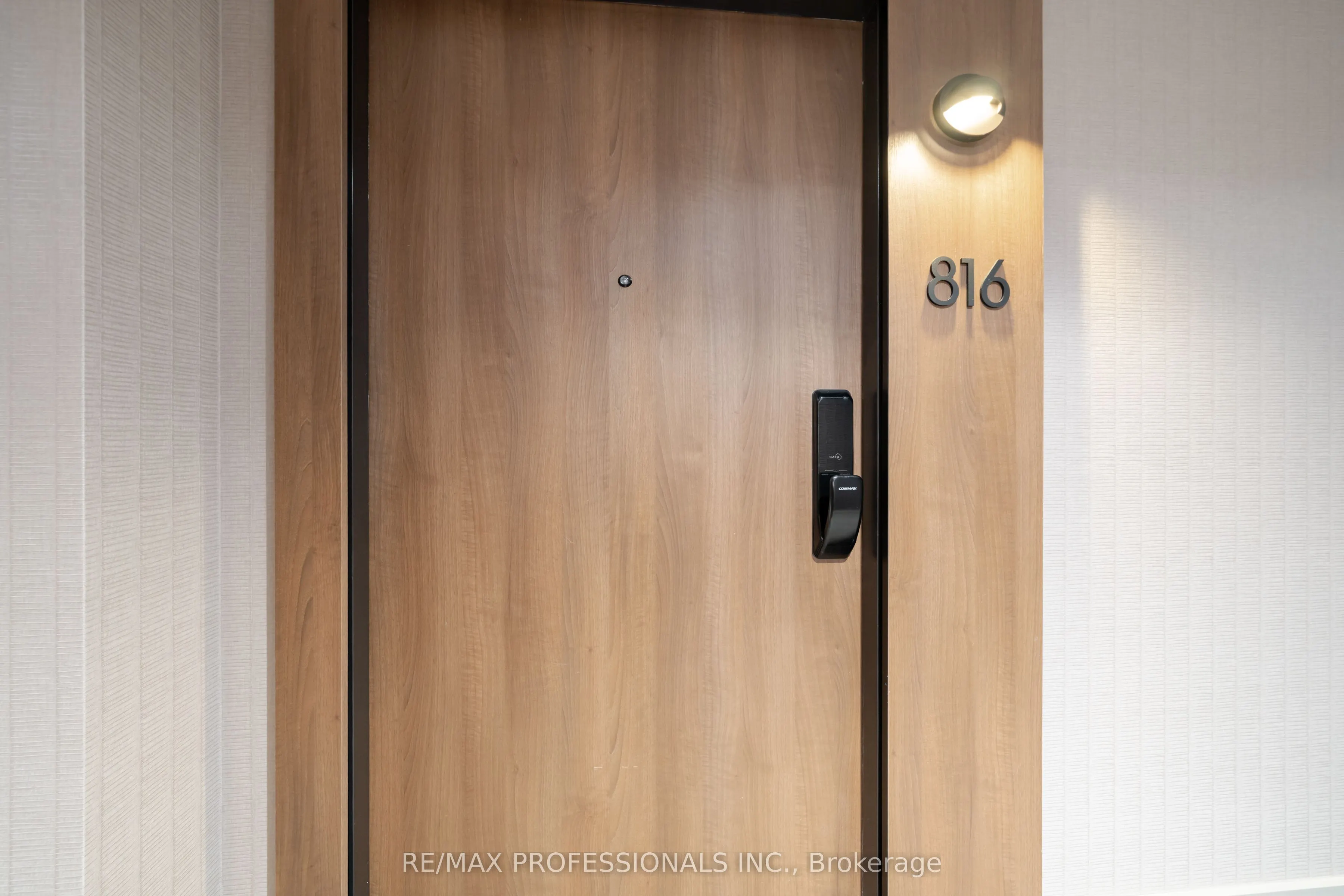 21 Park Street E #816