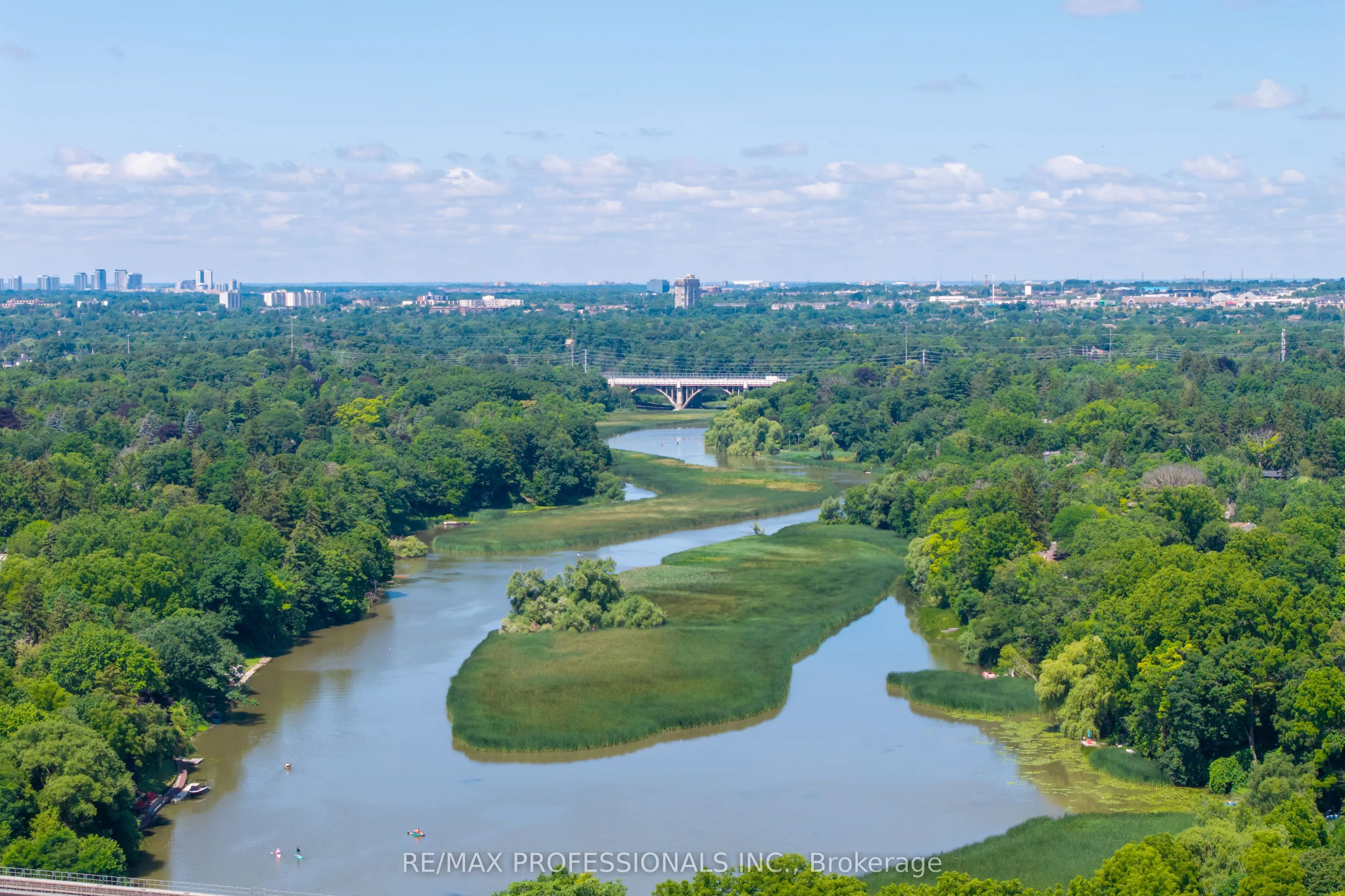 21 Park Street E #816