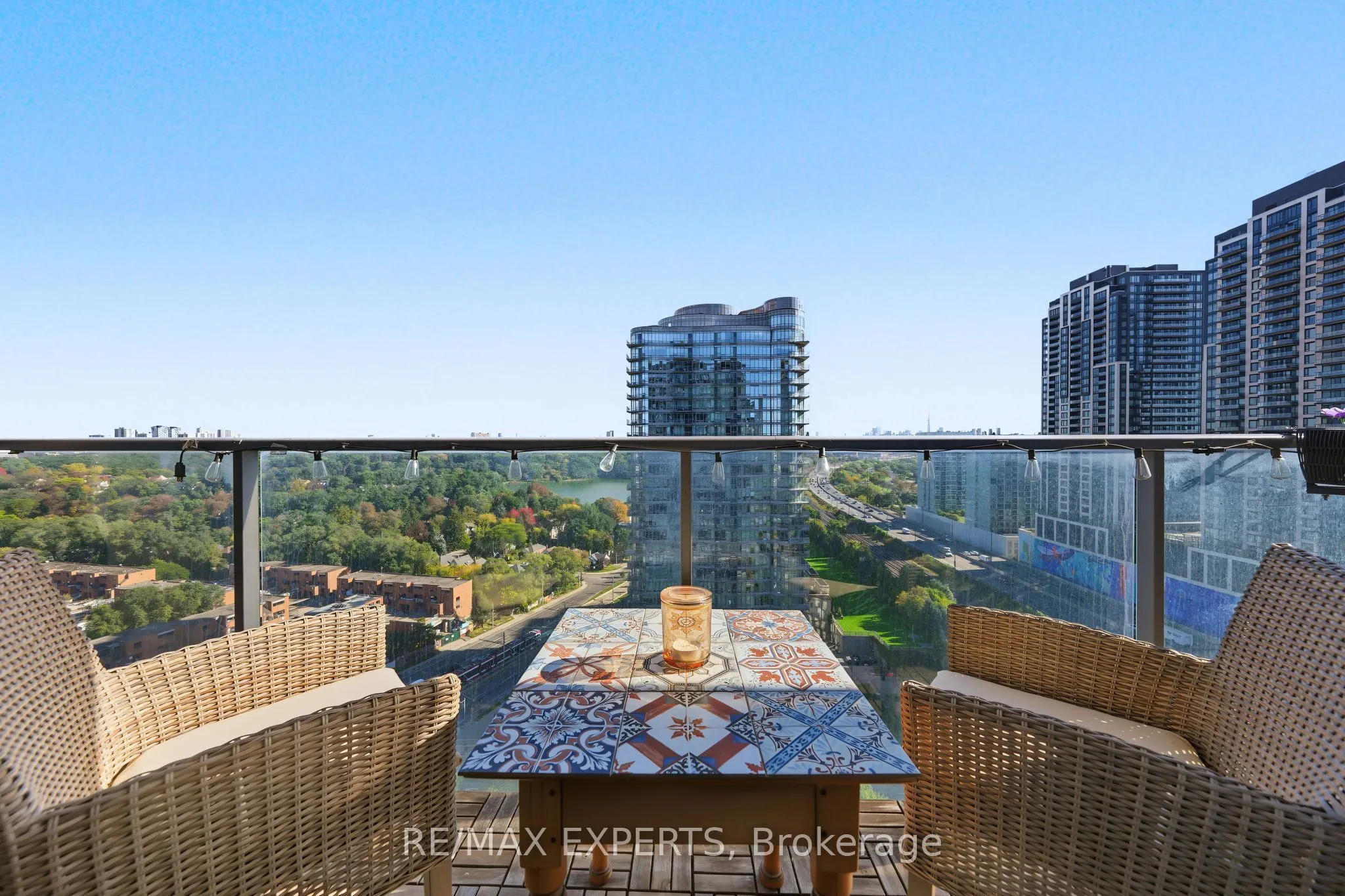 103 The Queensway #1915
