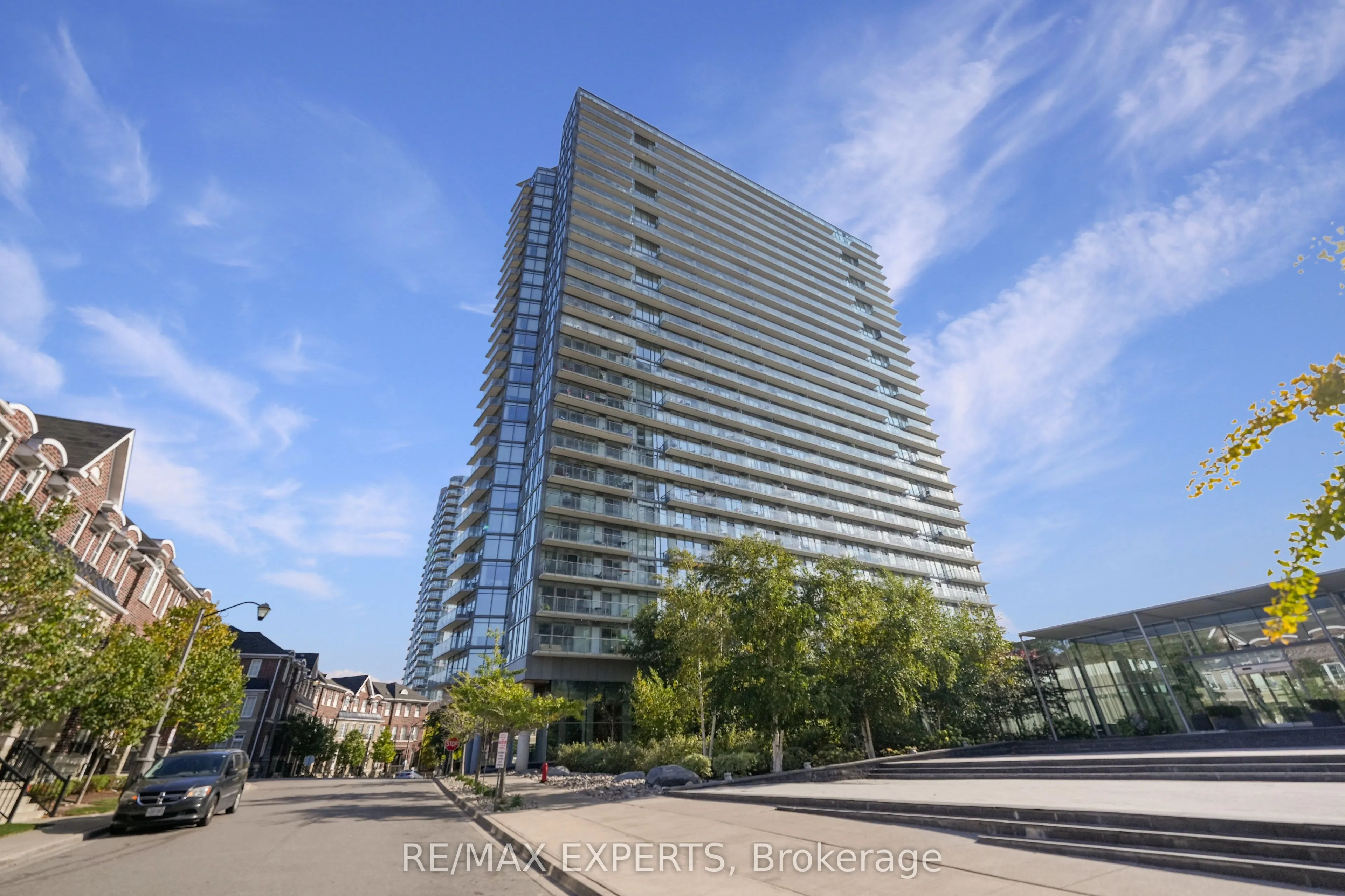 103 The Queensway #1915