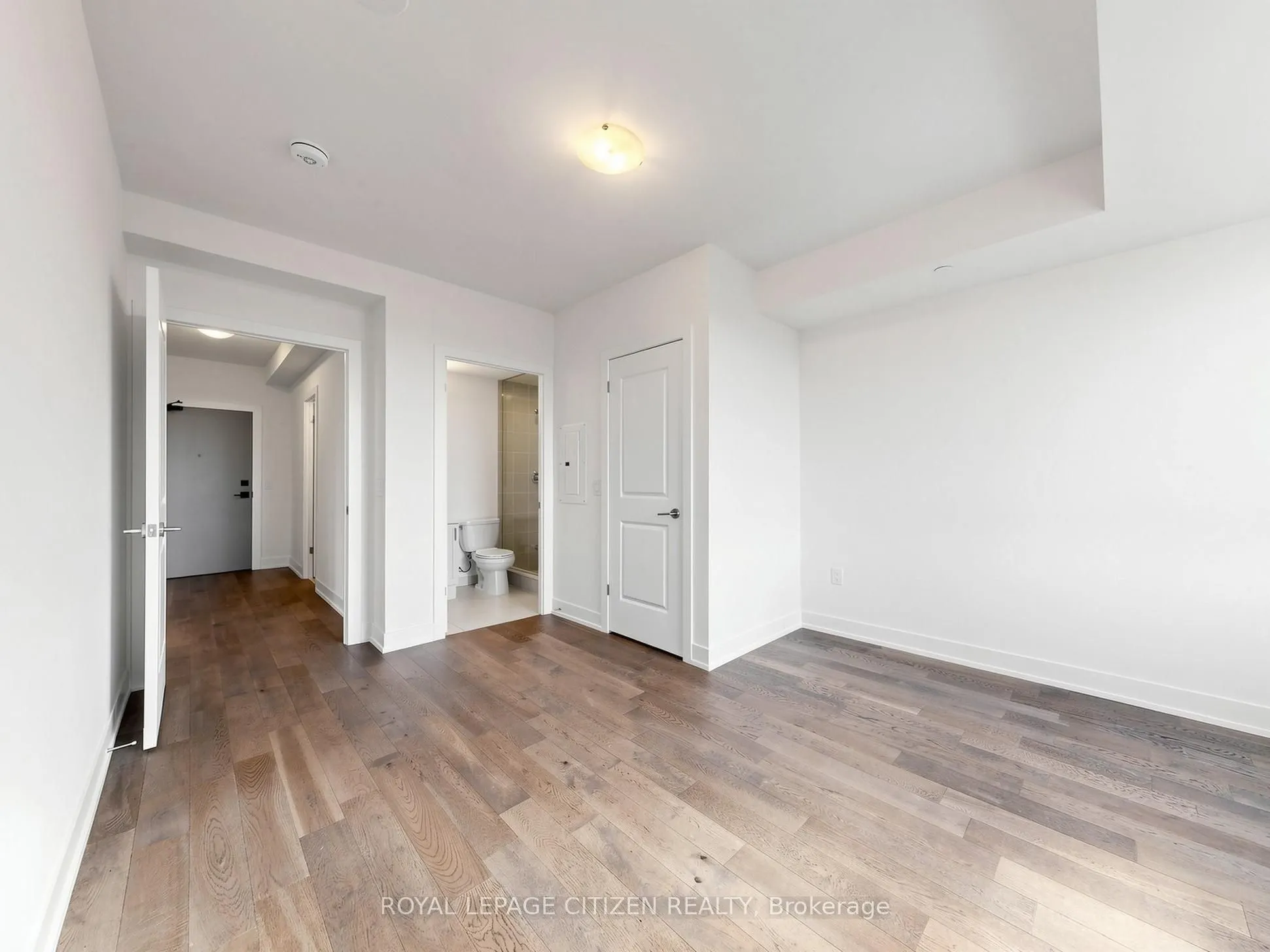 1063 Douglas McCurdy Comm #907