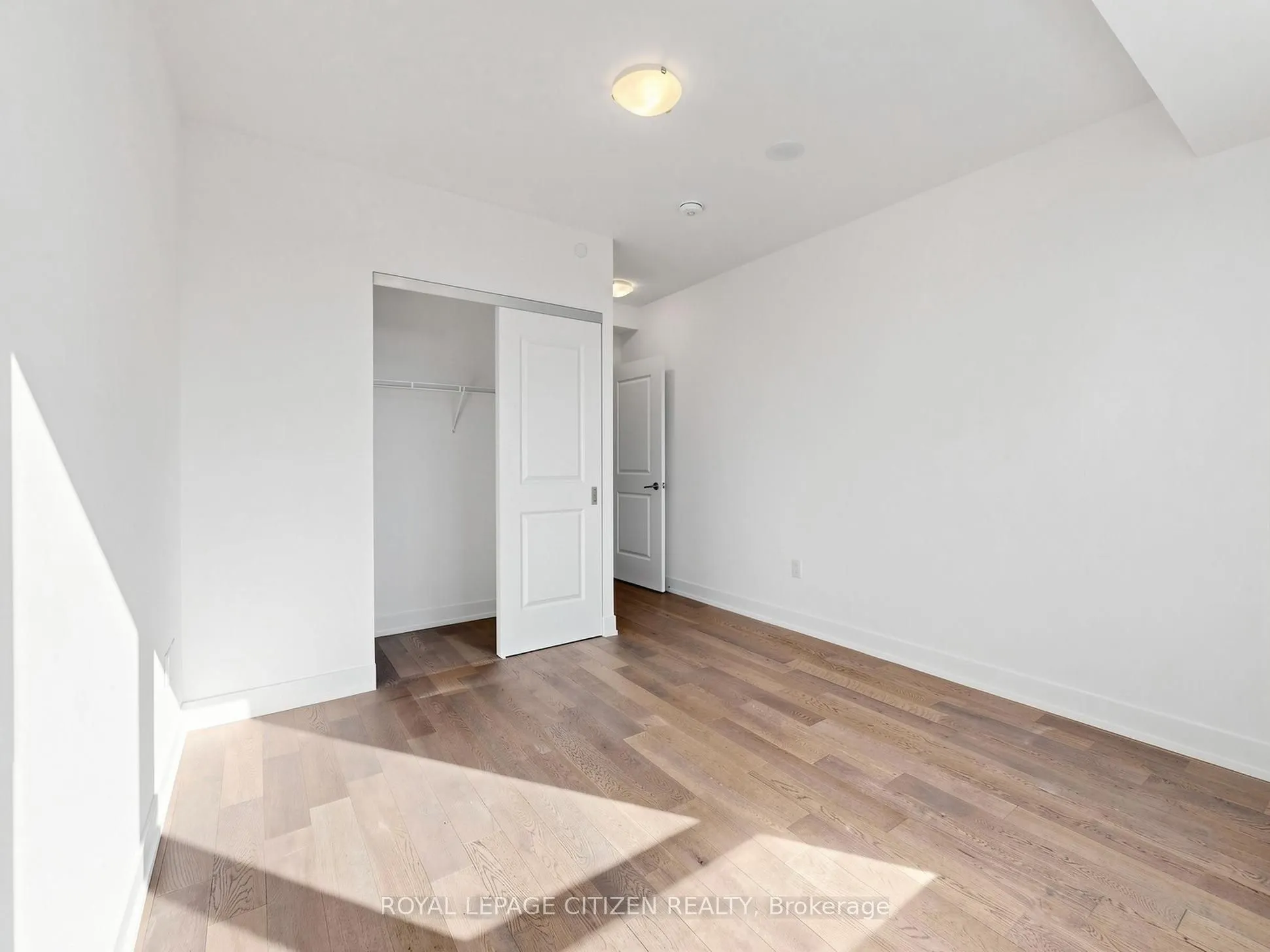 1063 Douglas McCurdy Comm #907