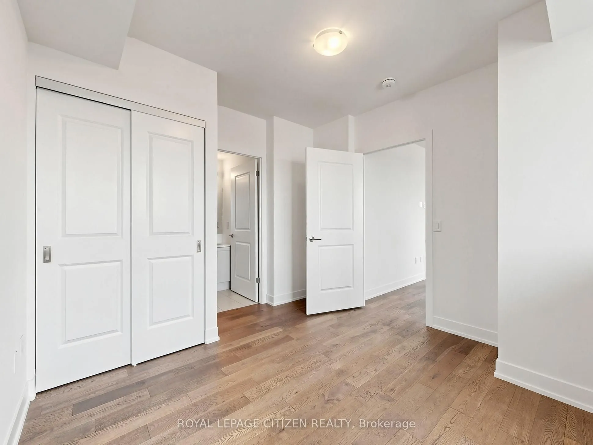 1063 Douglas McCurdy Comm #907