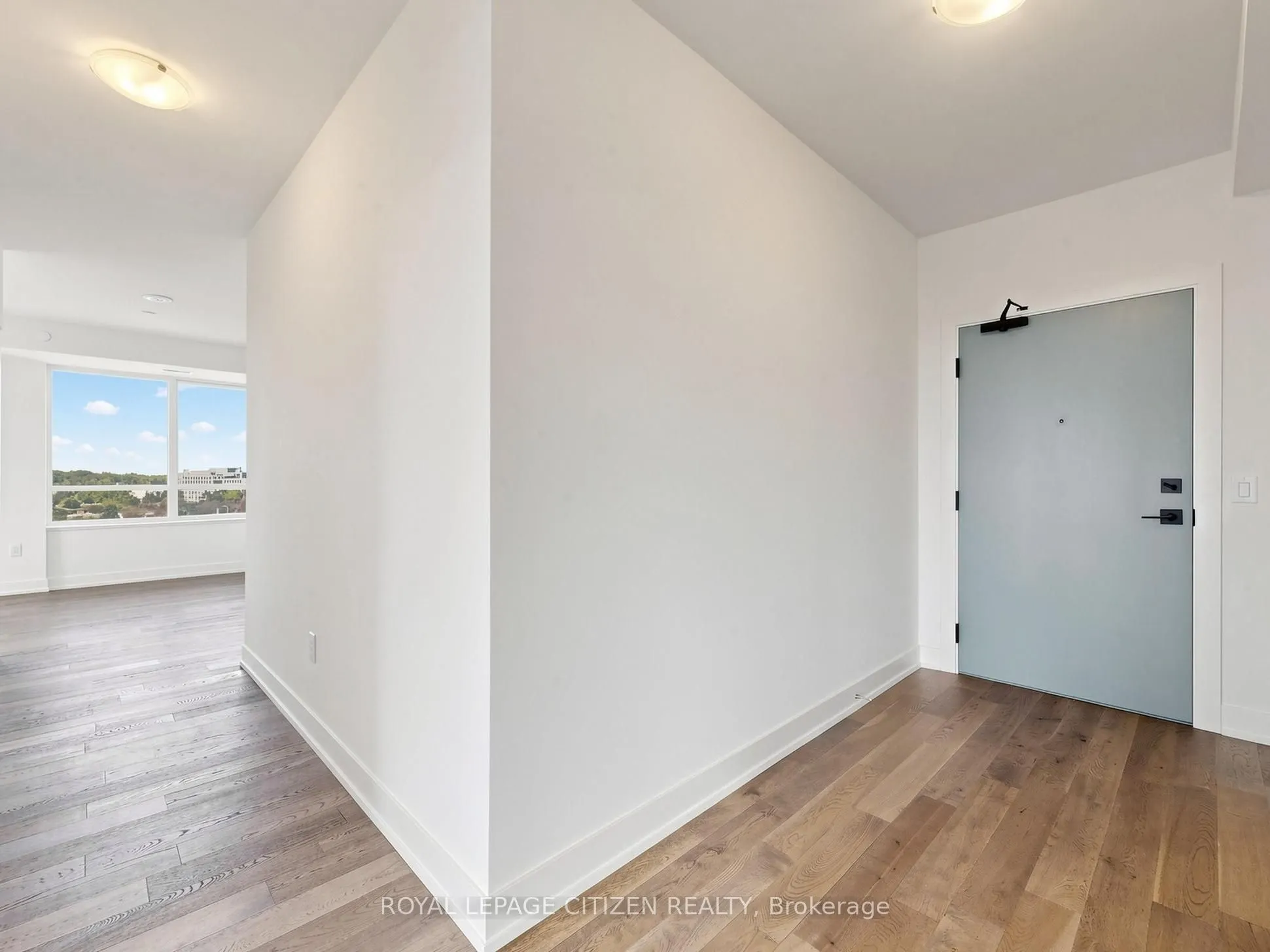 1063 Douglas McCurdy Comm #907