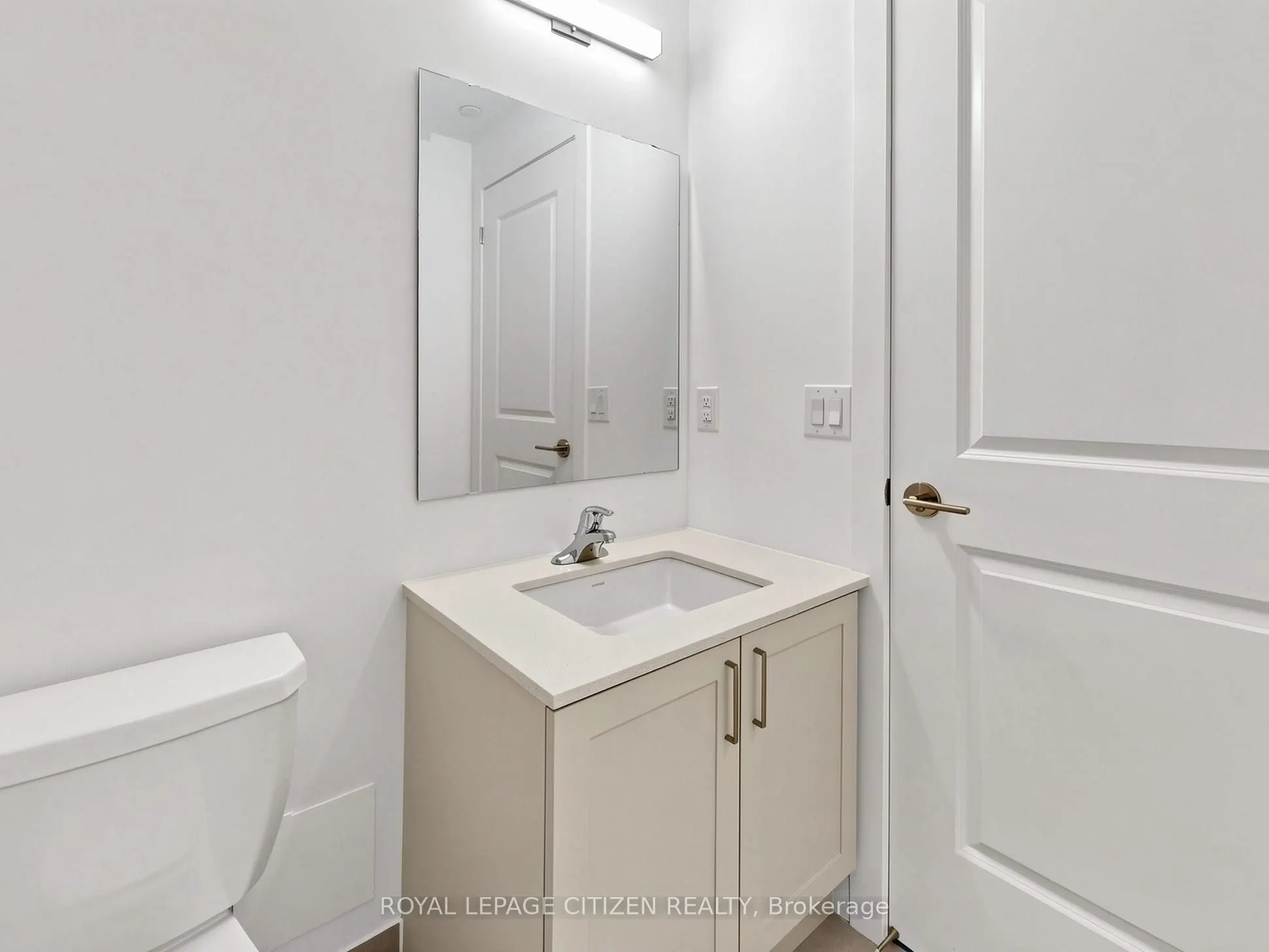 1063 Douglas McCurdy Comm #907