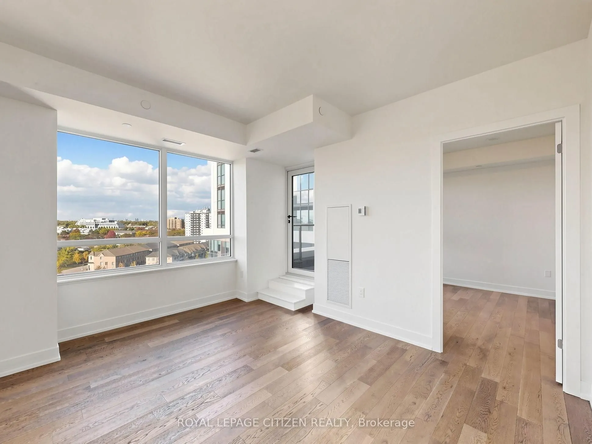 1063 Douglas McCurdy Comm #907