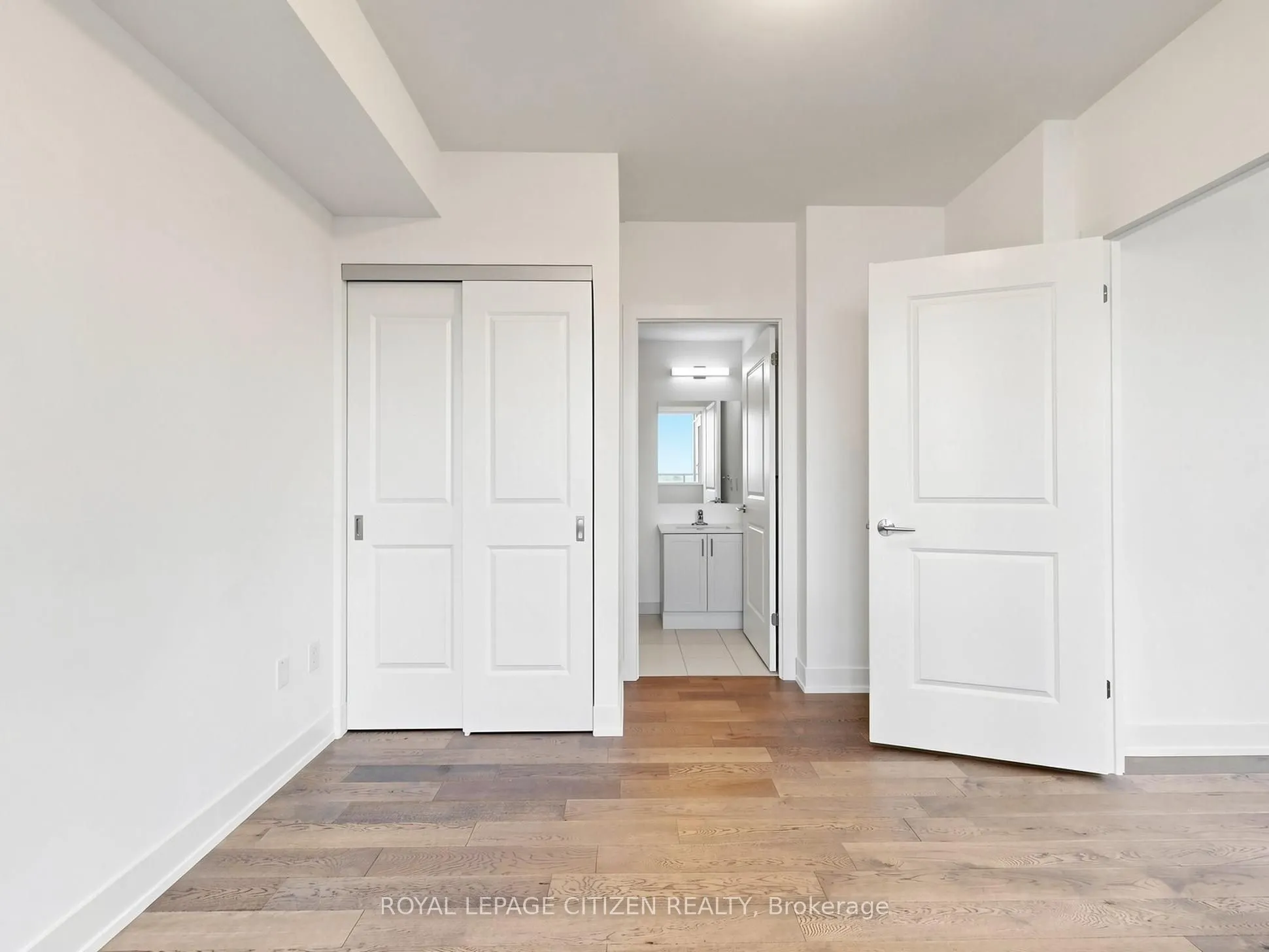 1063 Douglas McCurdy Comm #907
