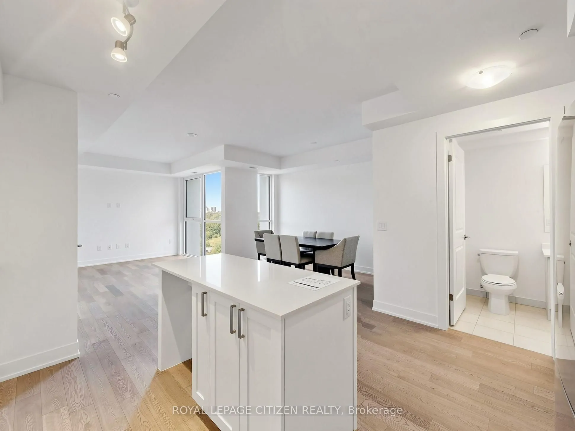 1063 DOUGLAS MCCURDY COMM #1208