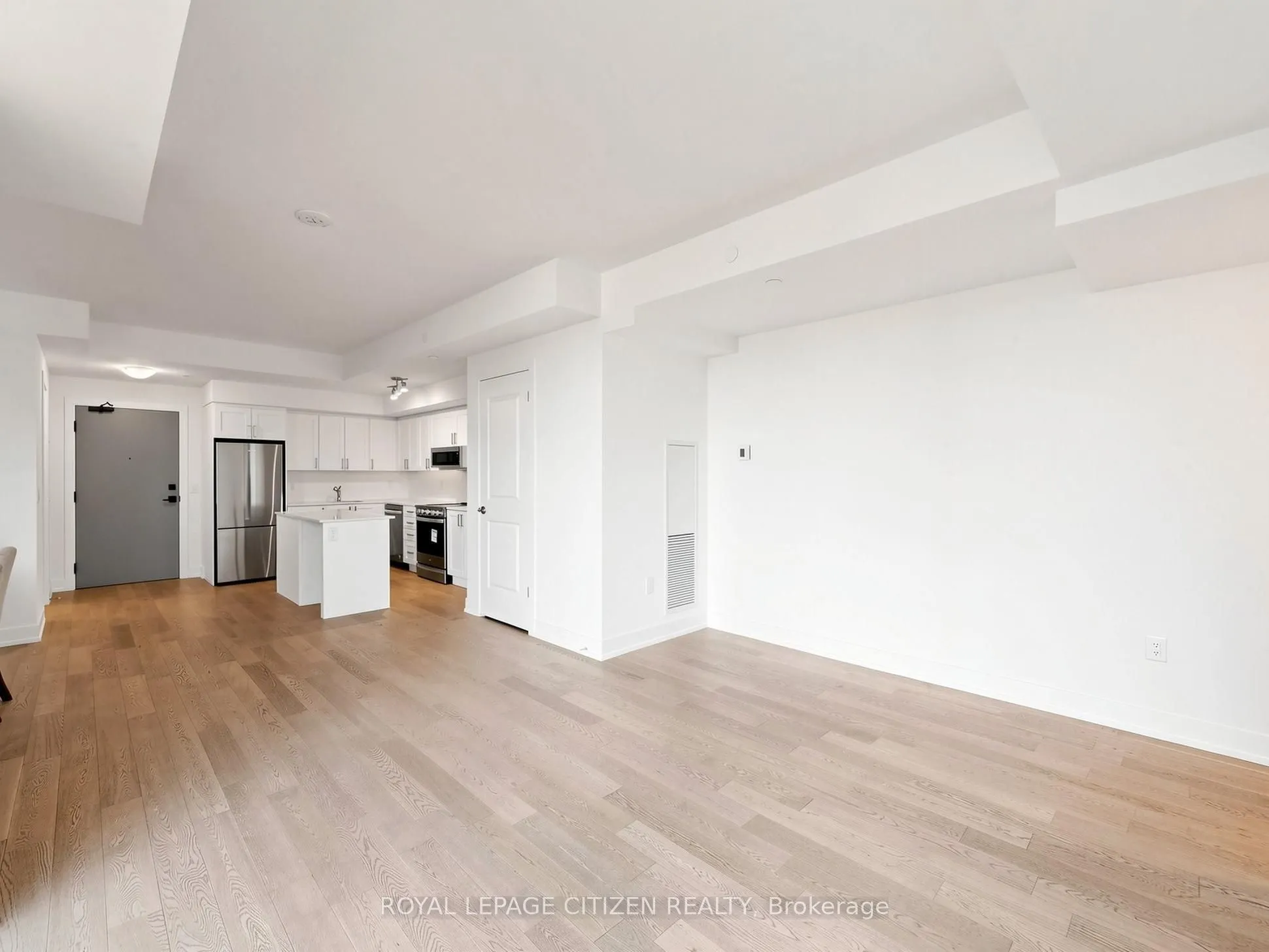 1063 DOUGLAS MCCURDY COMM #1208
