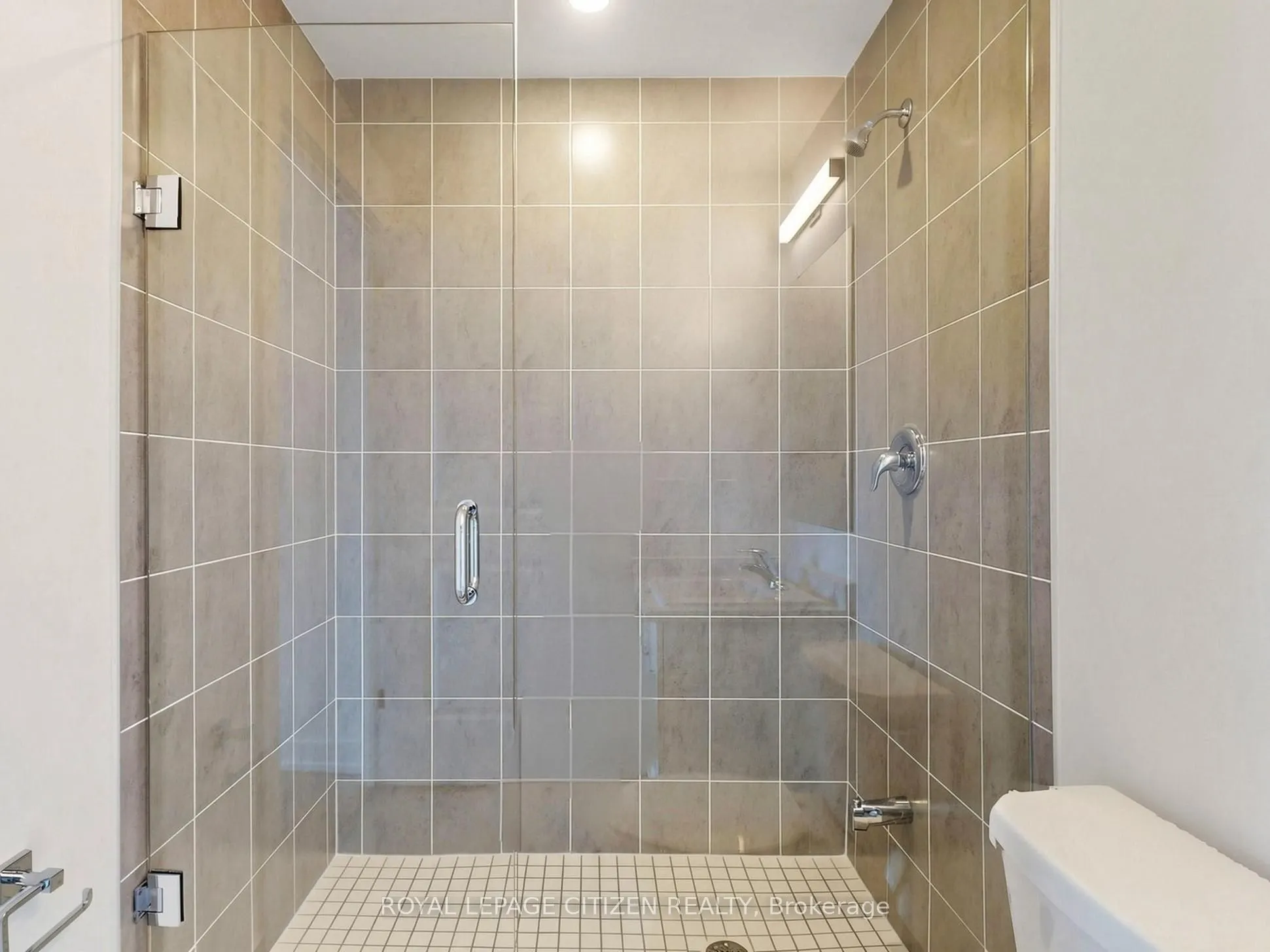 1063 DOUGLAS MCCURDY COMM #1208