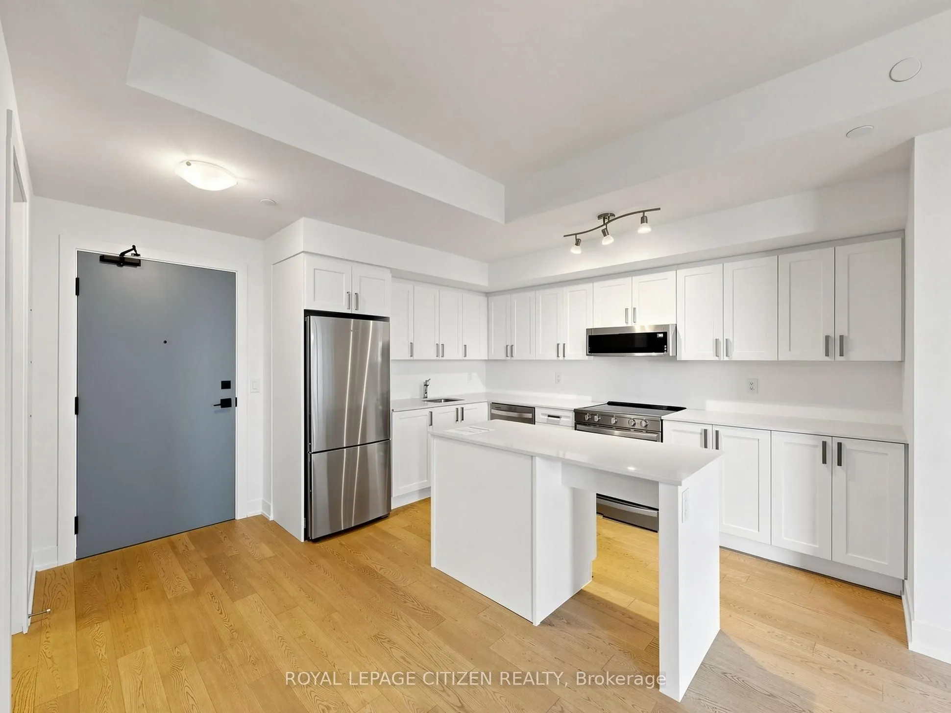 1063 DOUGLAS MCCURDY COMM #1208