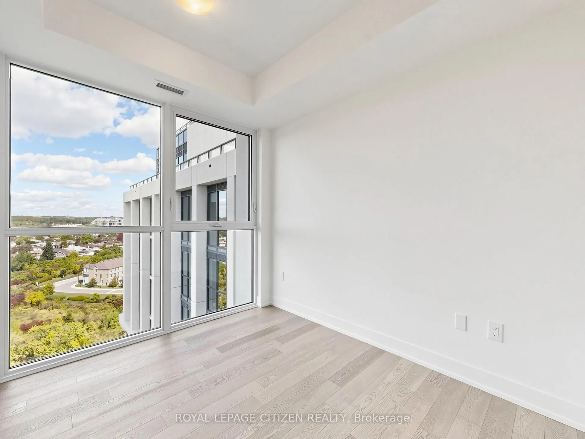 1063 DOUGLAS MCCURDY COMM #1208