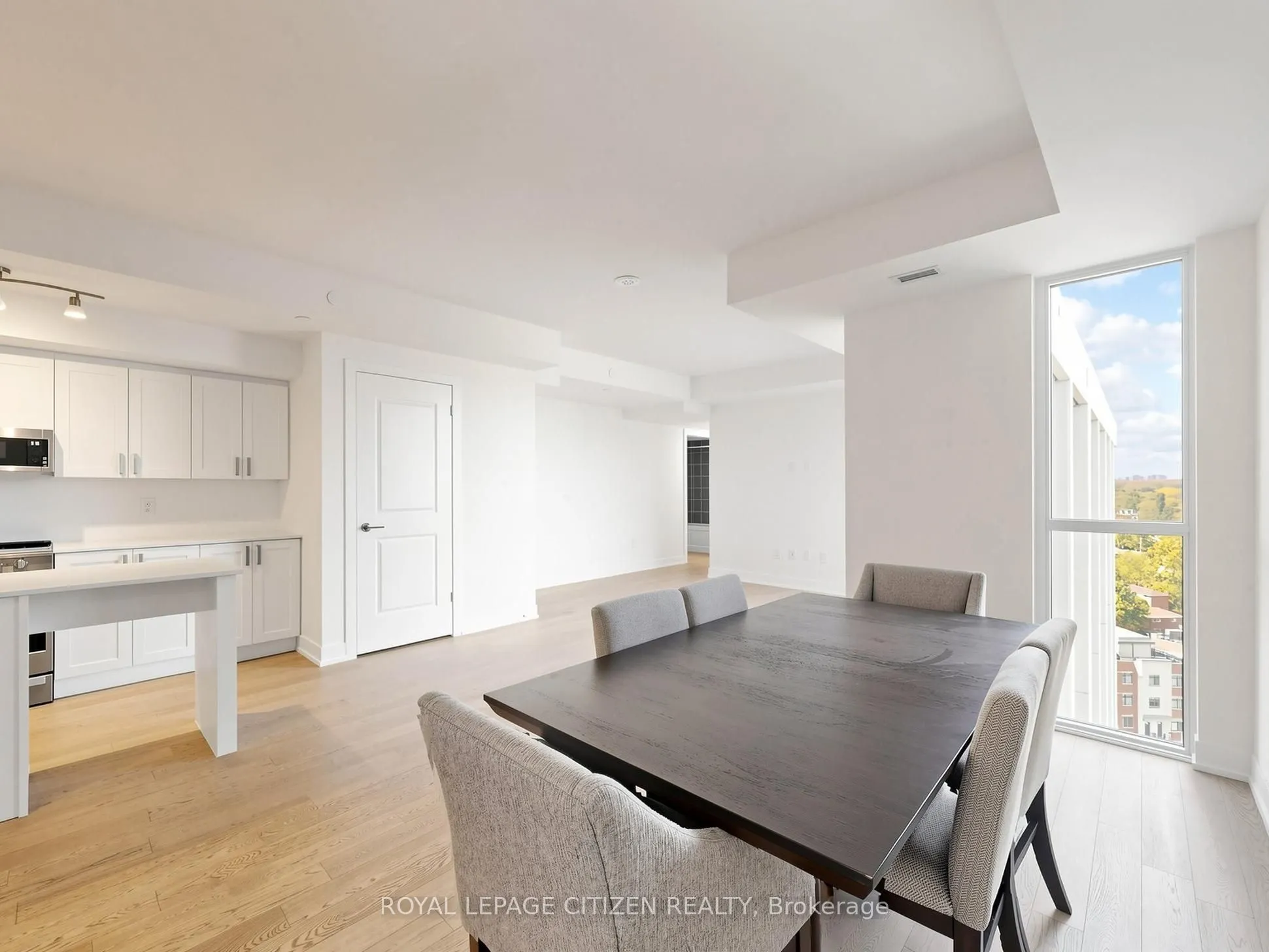 1063 DOUGLAS MCCURDY COMM #1208