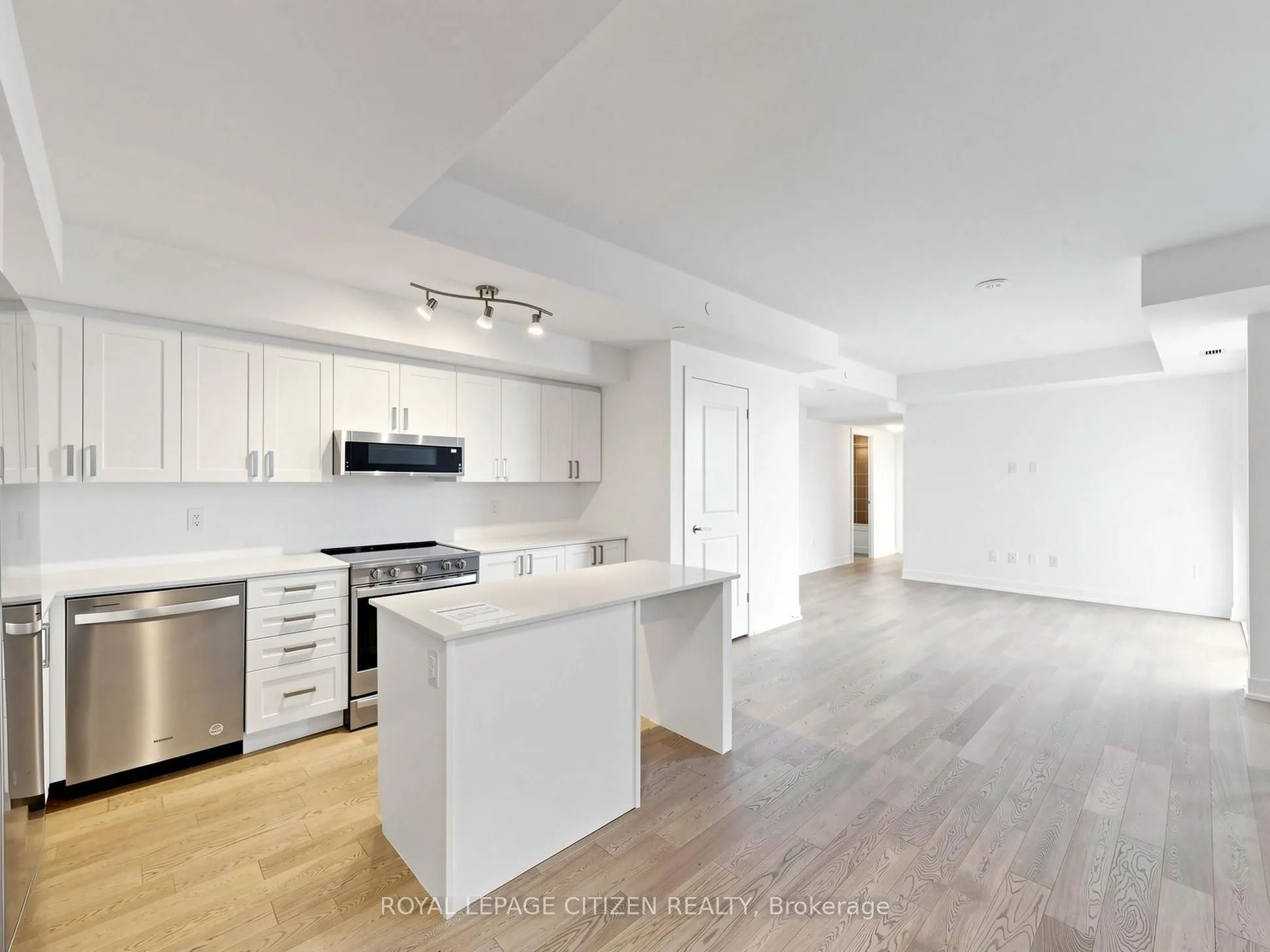 1063 DOUGLAS MCCURDY COMM #1208