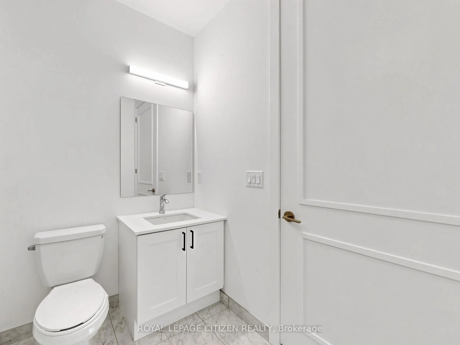 1063 Douglas Mccurdy Comm #707