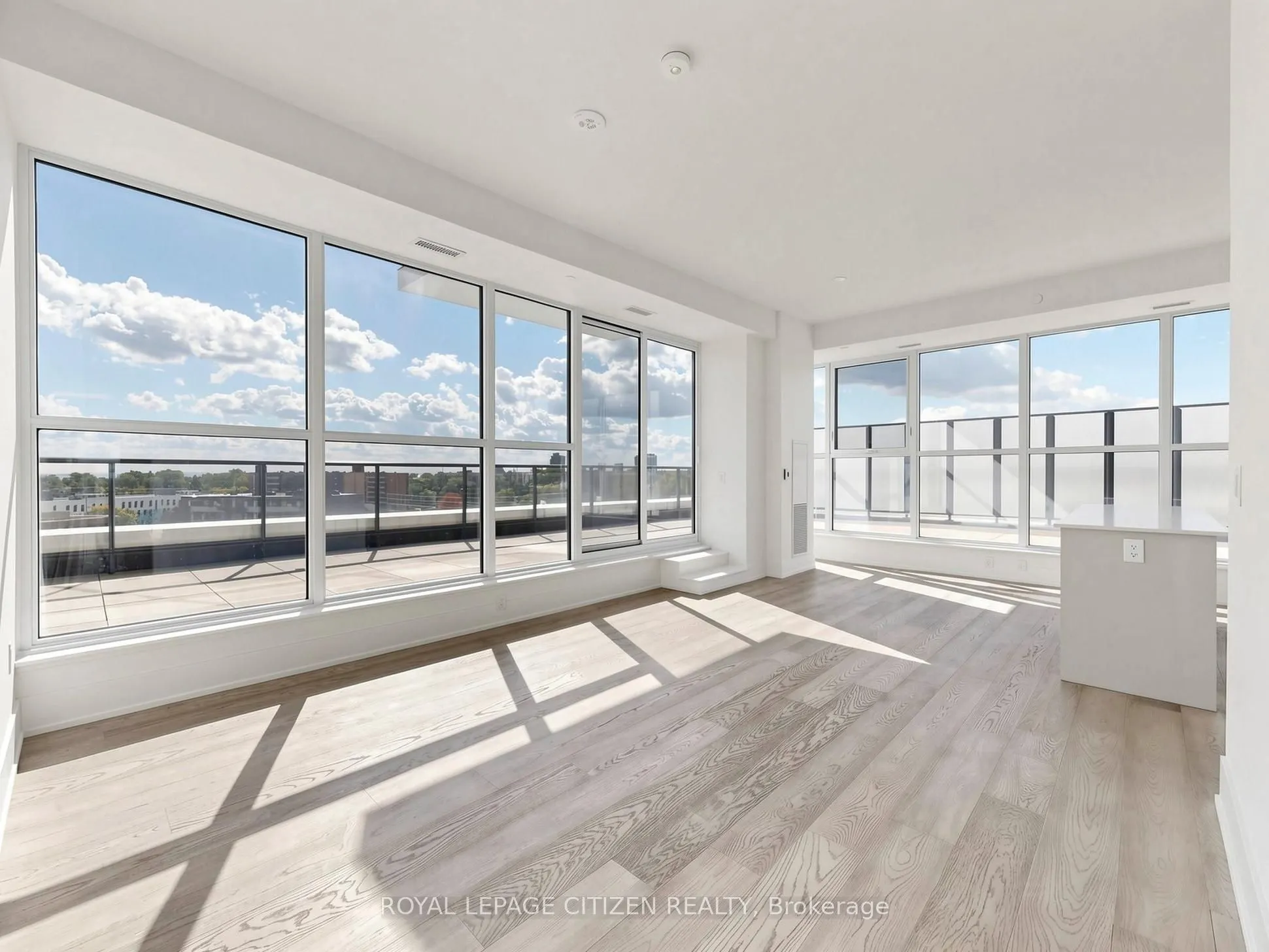 1063 Douglas Mccurdy Comm #707