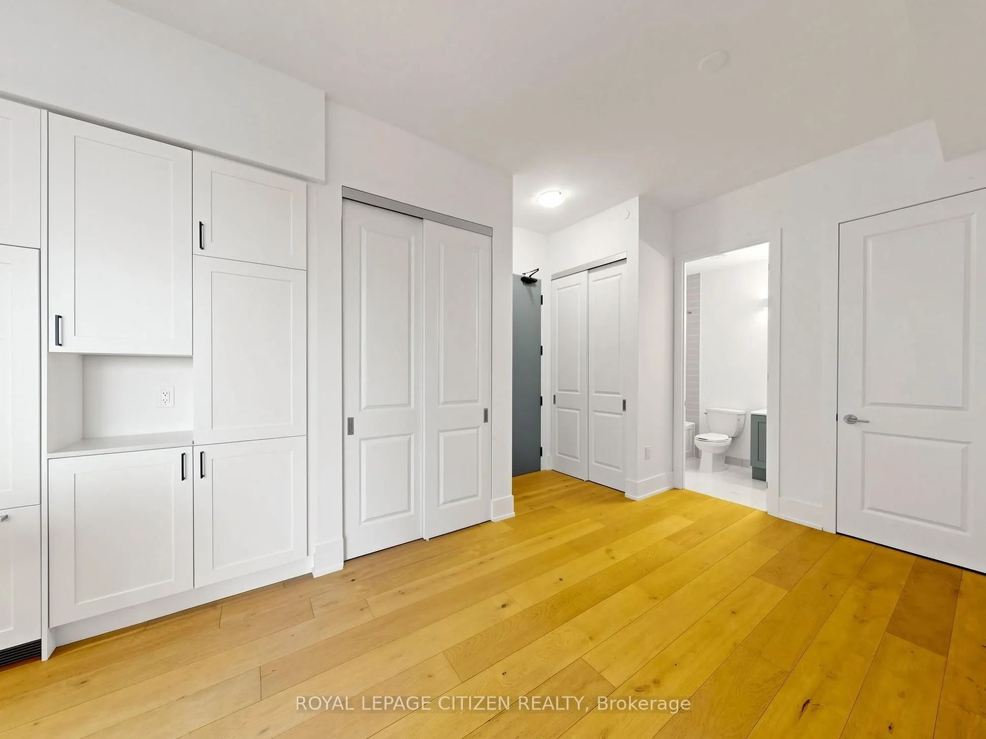 1063 Douglas McCurdy Comm #701