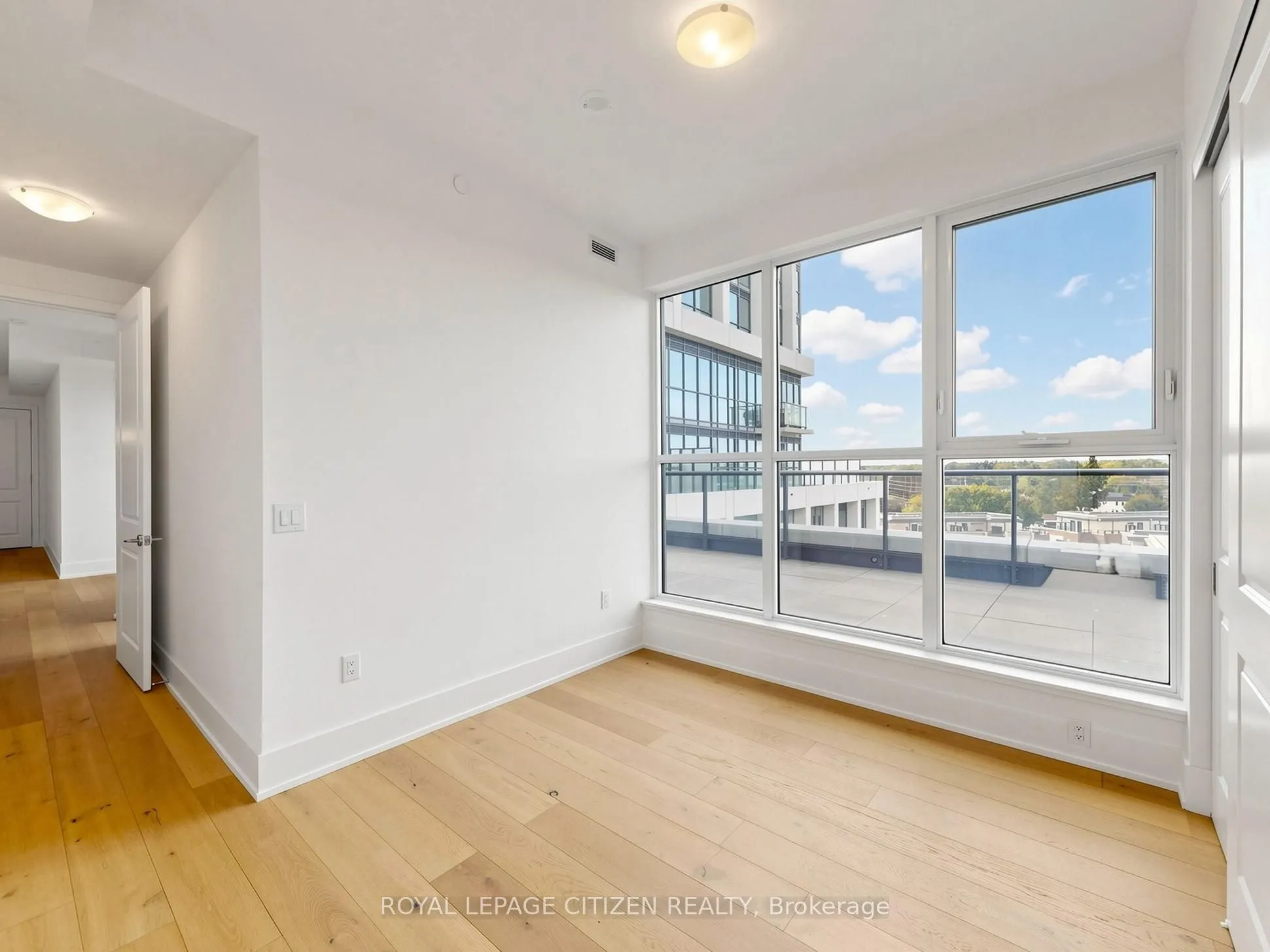 1063 Douglas McCurdy Comm #701