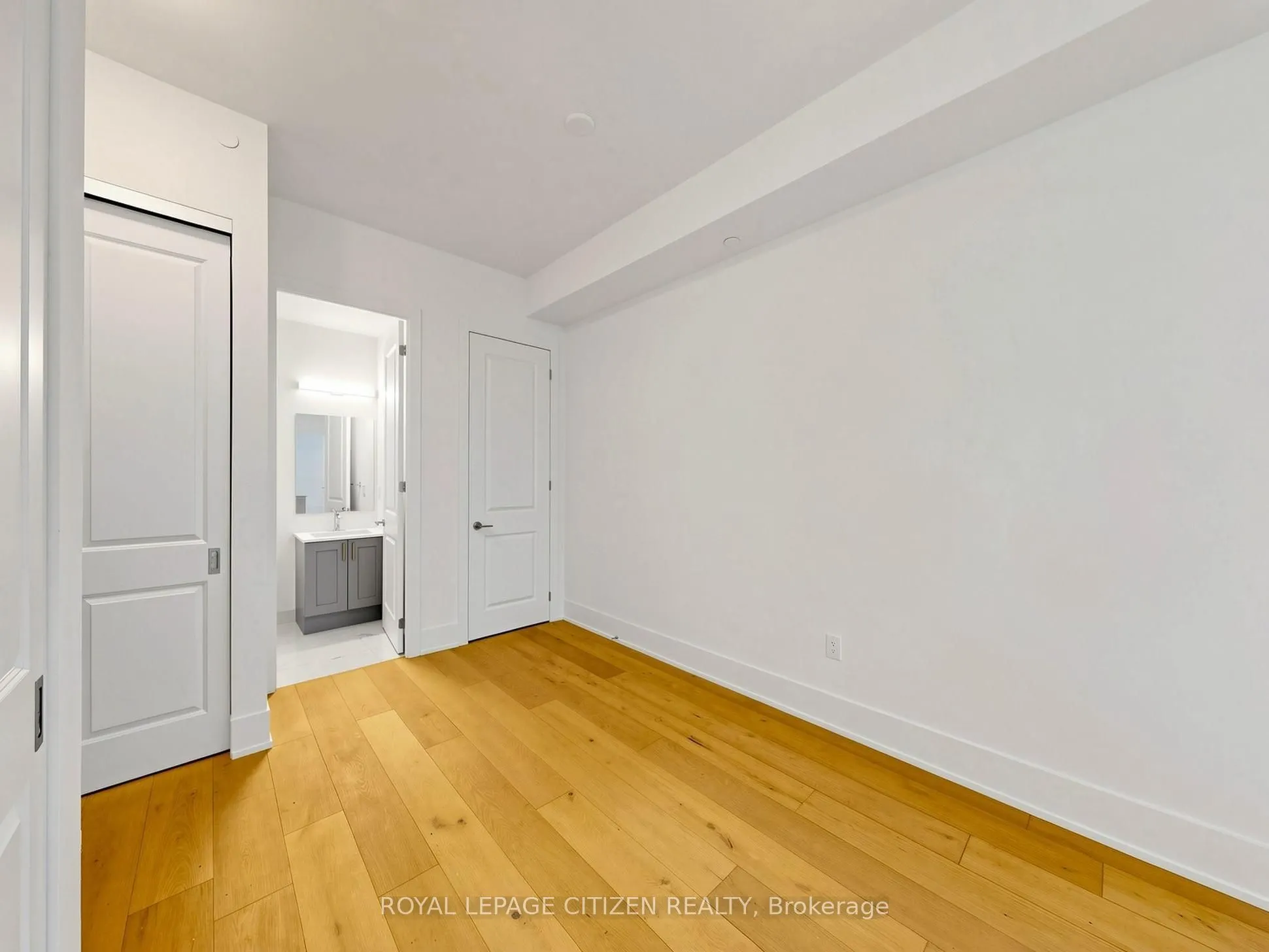 1063 Douglas McCurdy Comm #701