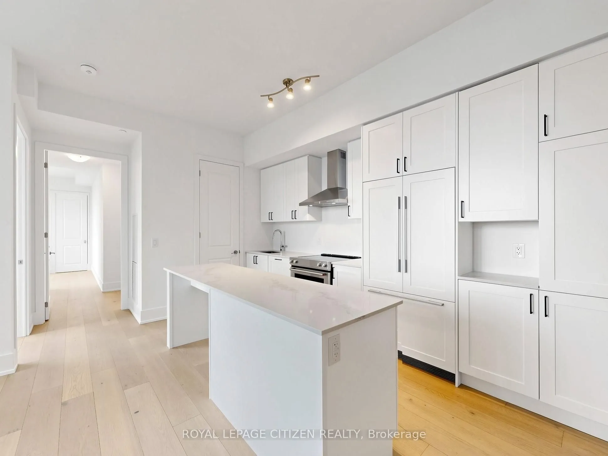 1063 Douglas McCurdy Comm #701