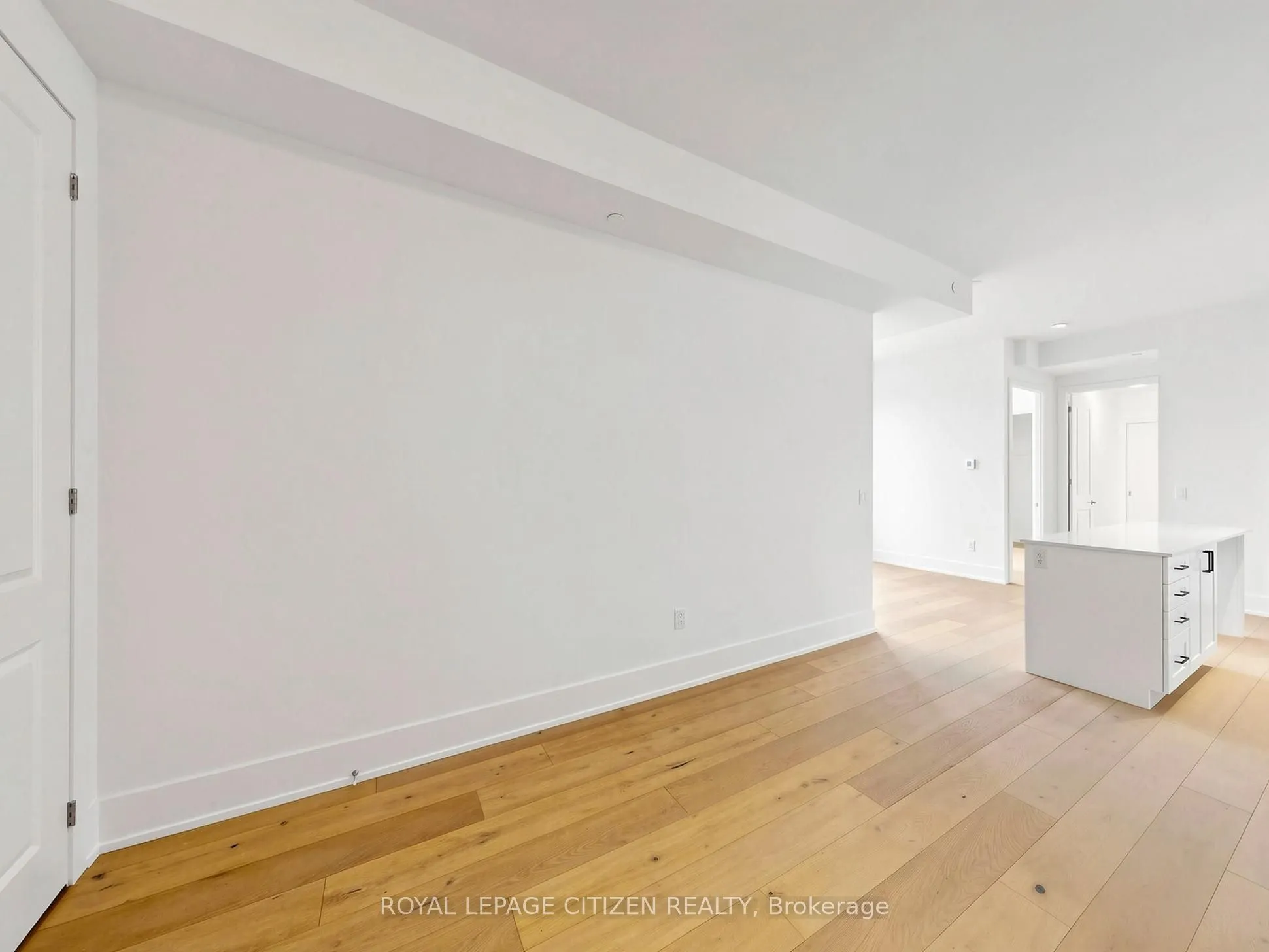1063 Douglas McCurdy Comm #701