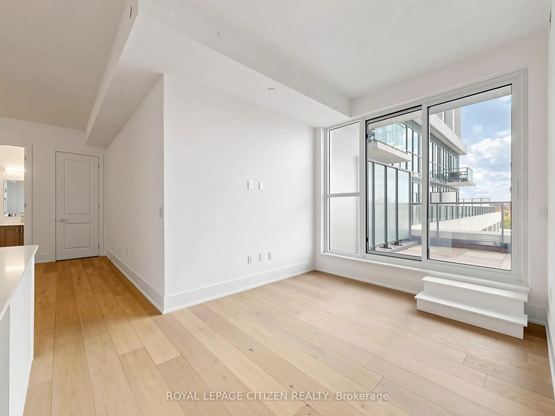 1063 Douglas McCurdy Comm #701