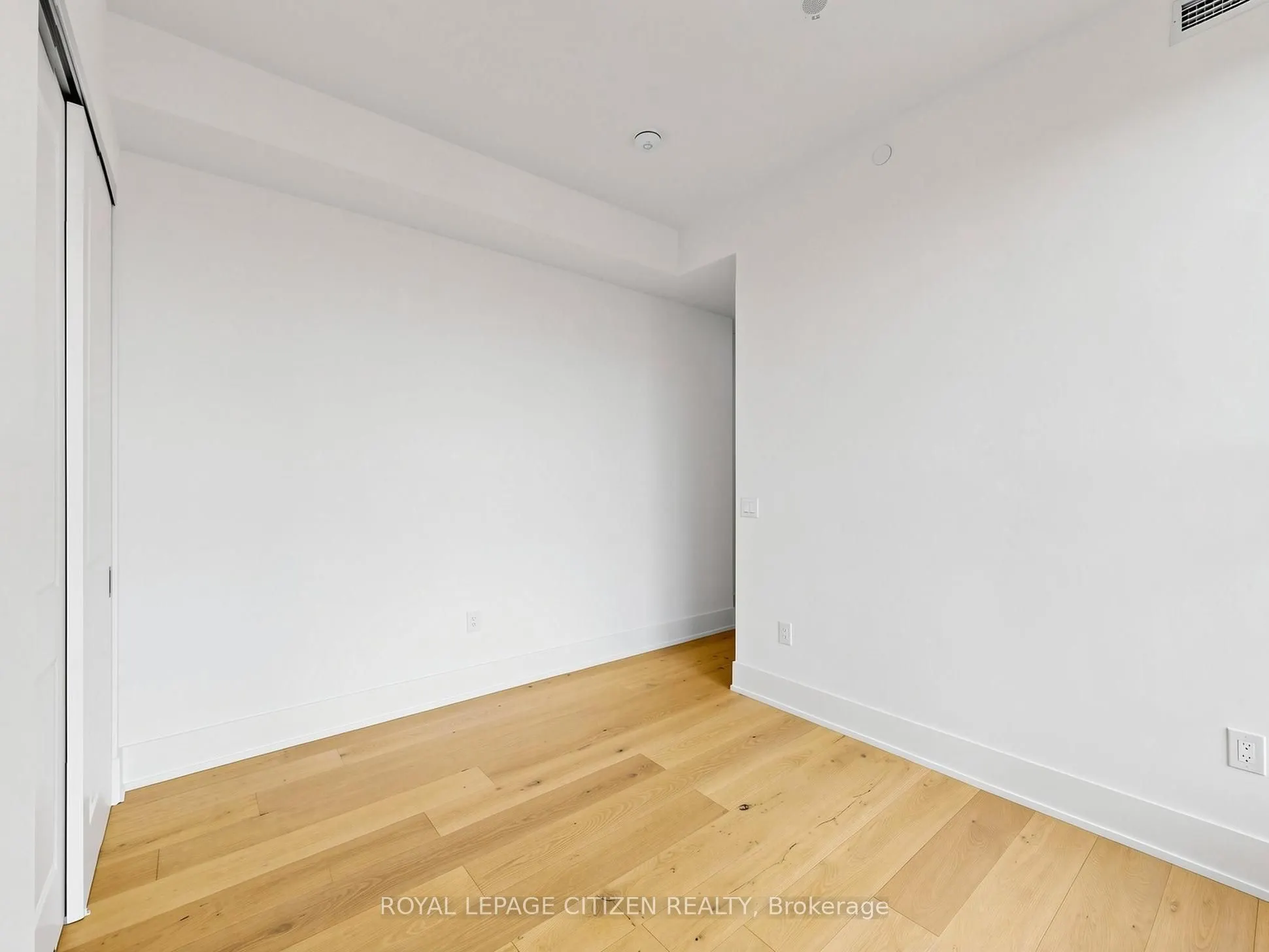 1063 Douglas McCurdy Comm #701