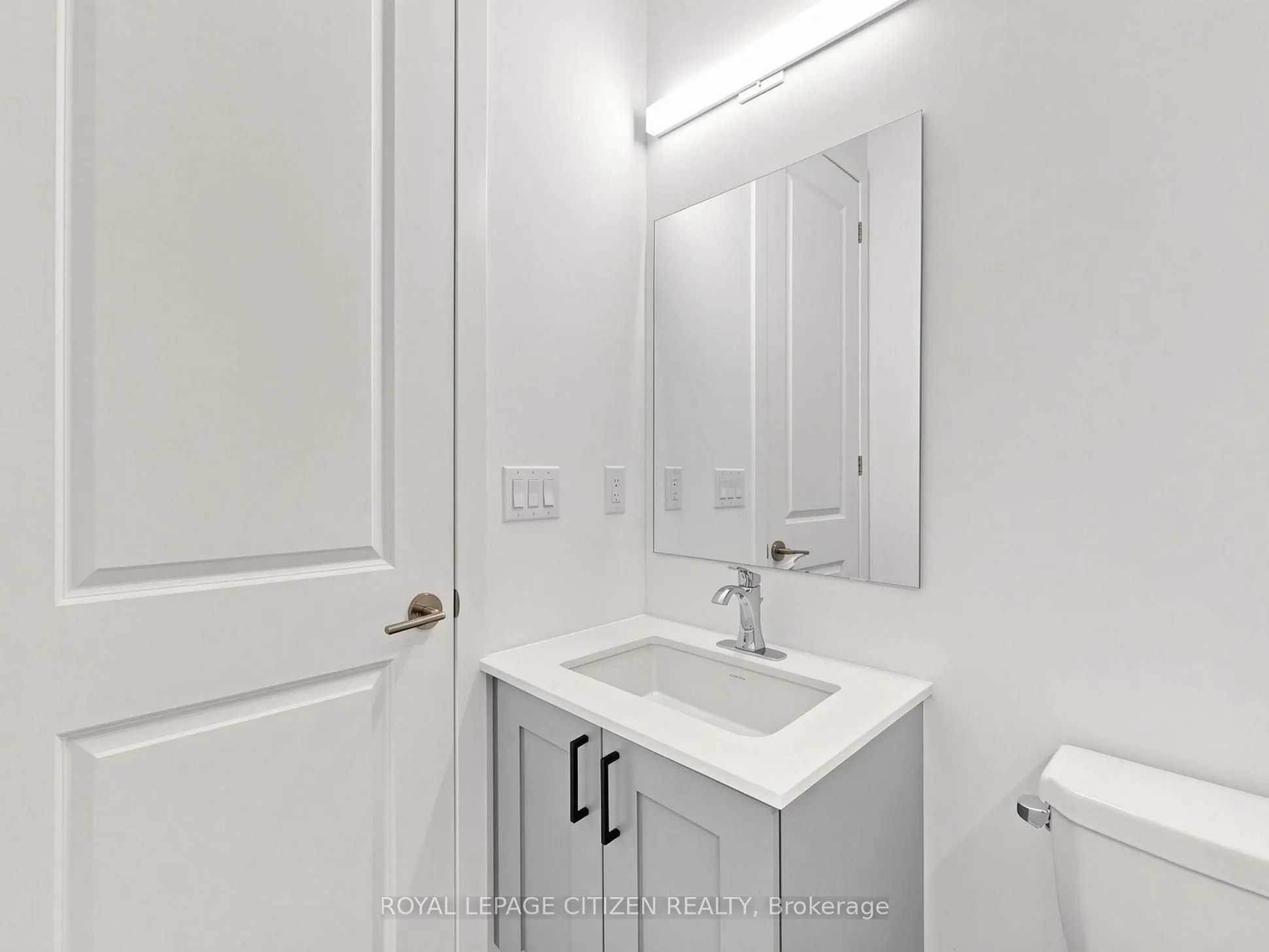 1063 Douglas McCurdy Comm #701