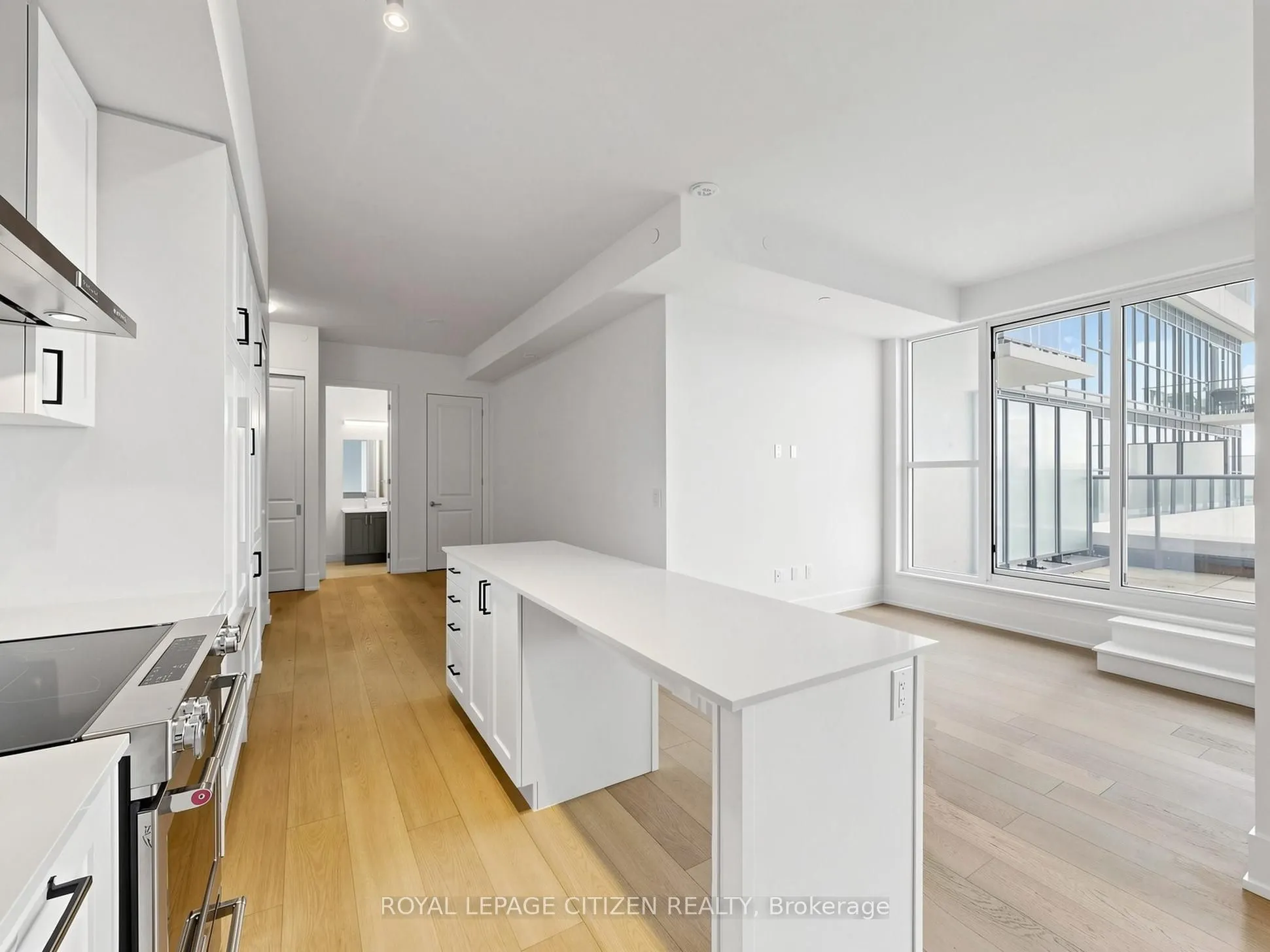 1063 Douglas McCurdy Comm #701